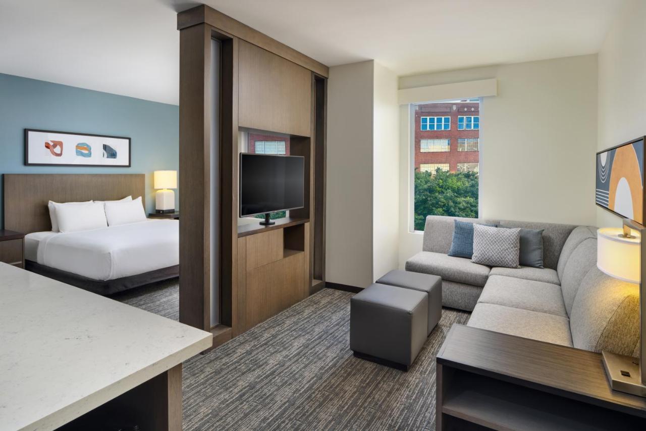 King Studio Suite