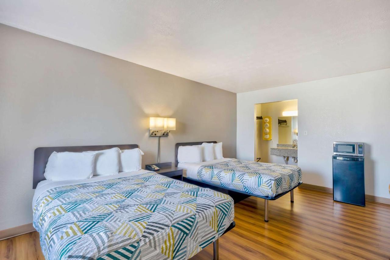Deluxe Quadruple Room Non-Smoking