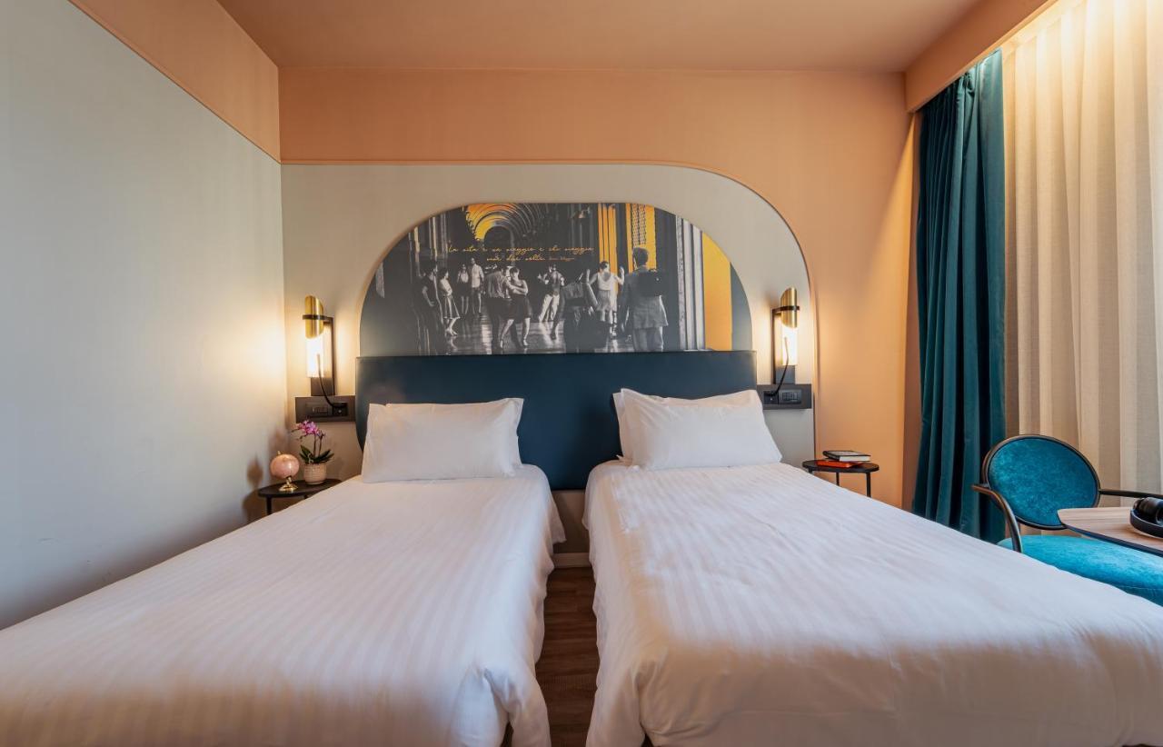 2 Adjacent Rooms,1558117915:JPEG