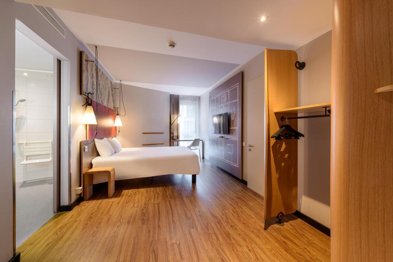 Standard Double Room Mobility Accessible,1557312856:JPEG