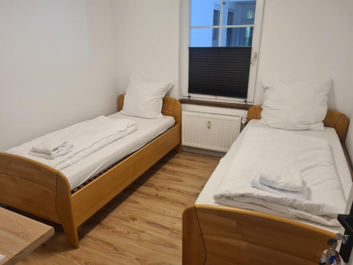 Doppel-/Zweibettzimmer mit Gemeinschaftsbad