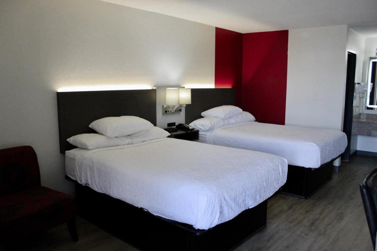 Double Room with Two Double Beds - Non-Smoking