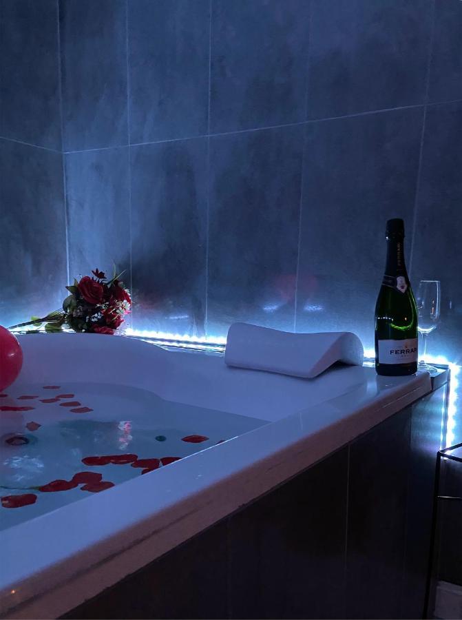 Triple Room Bath,1555394839:JPEG
