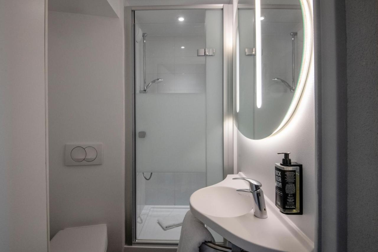 Standard Double Room with one Queen Bed