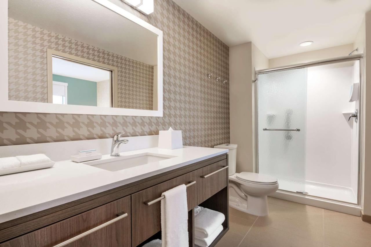 One-Bedroom King Suite - Non-Smoking
