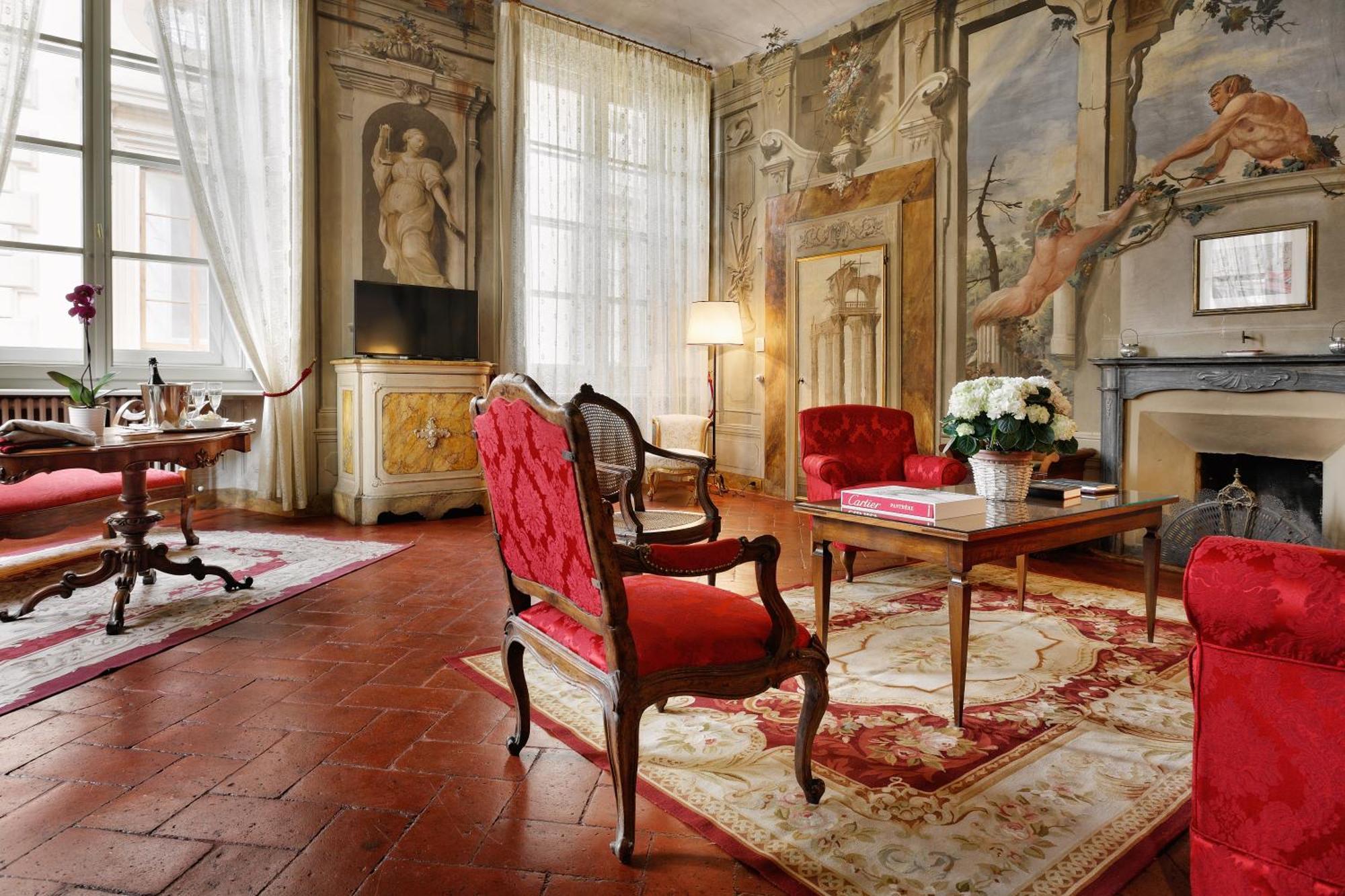 Deluxe Suite