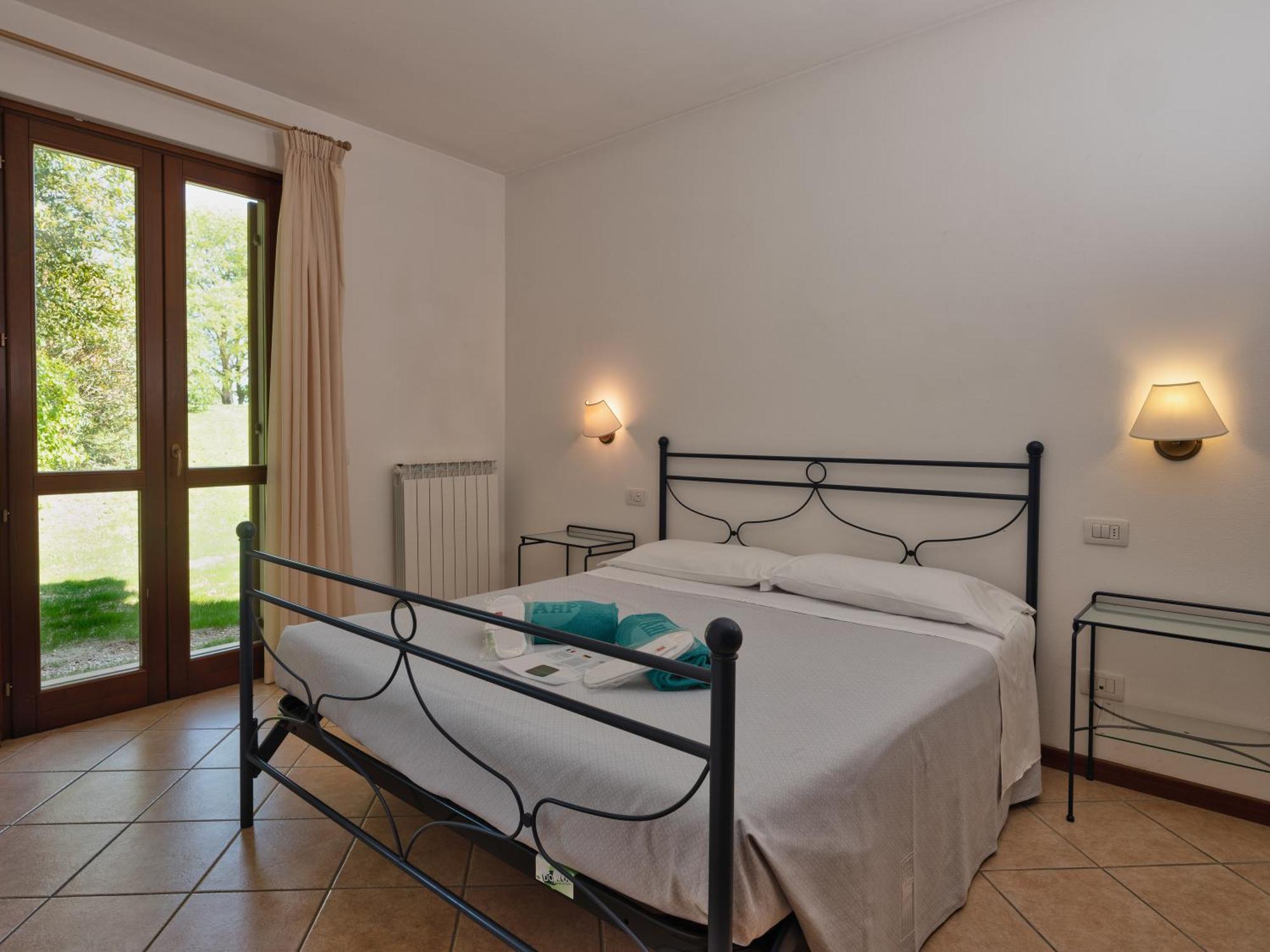 Two-Bedroom Apartment,1498475950:JPEG