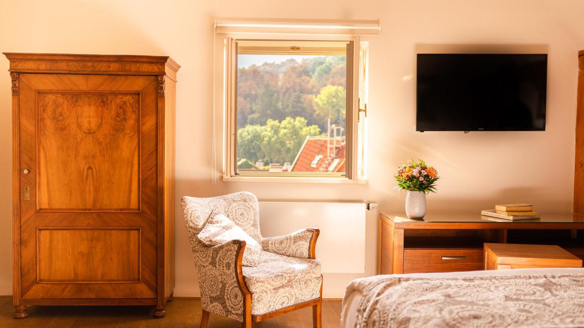 Deluxe Attic Double Room