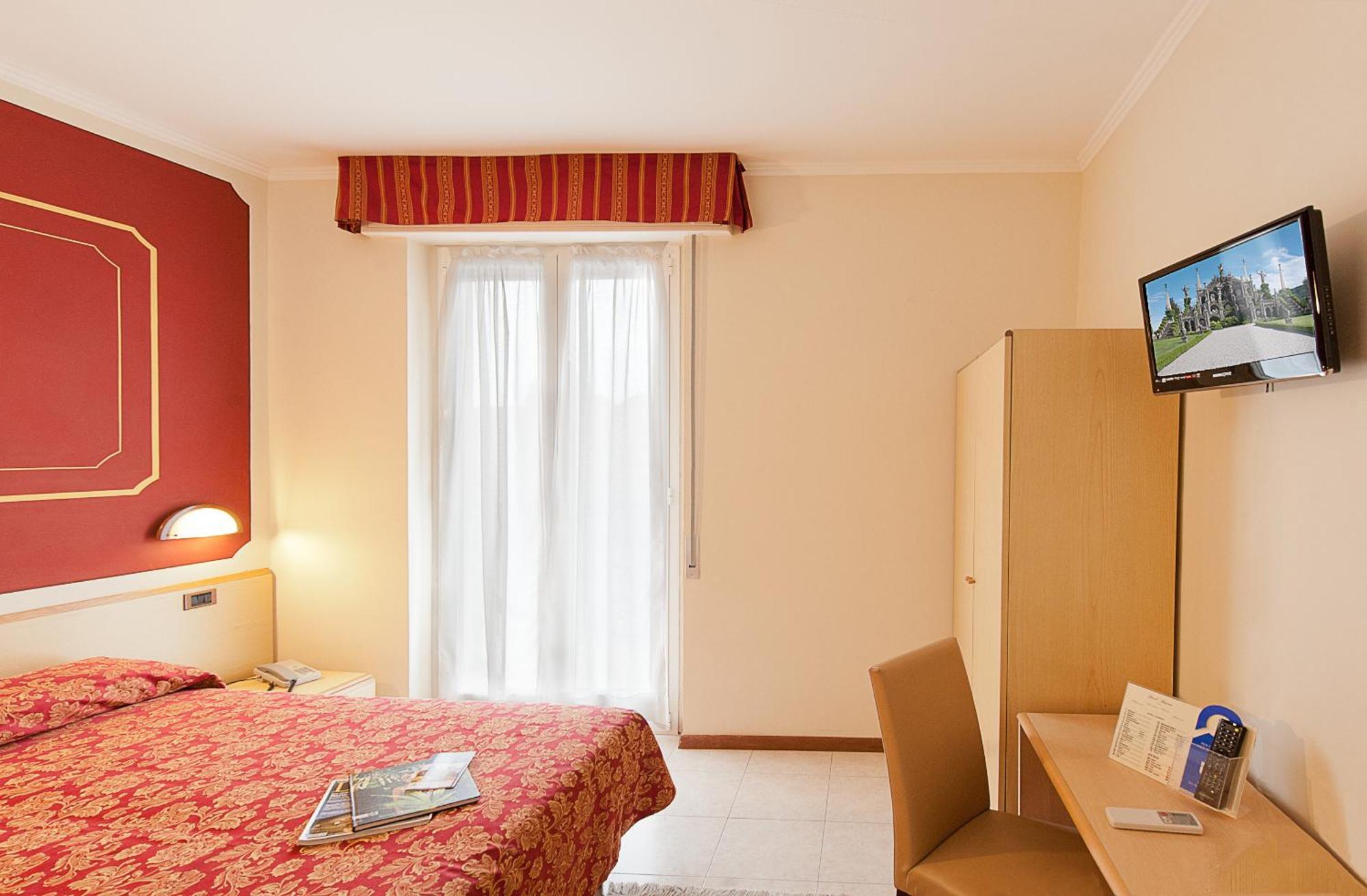 Double or Twin Room Balcony Lake View