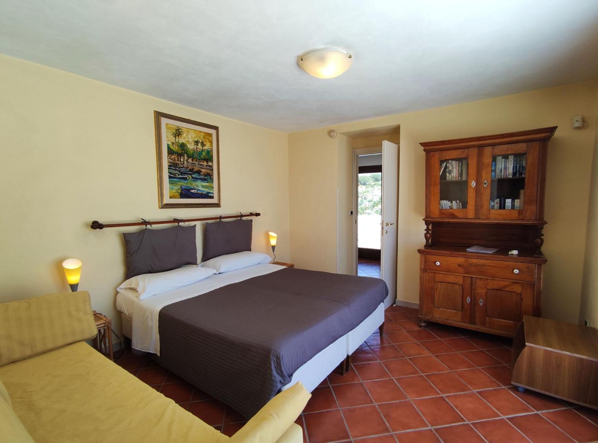 Two-Bedroom Apartment,1433770672:JPEG