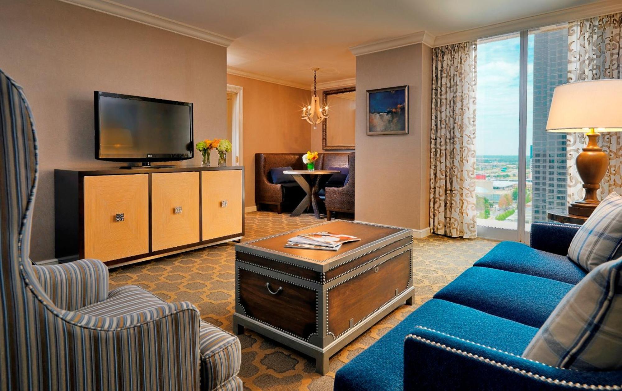 One-Bedroom King Suite City View
