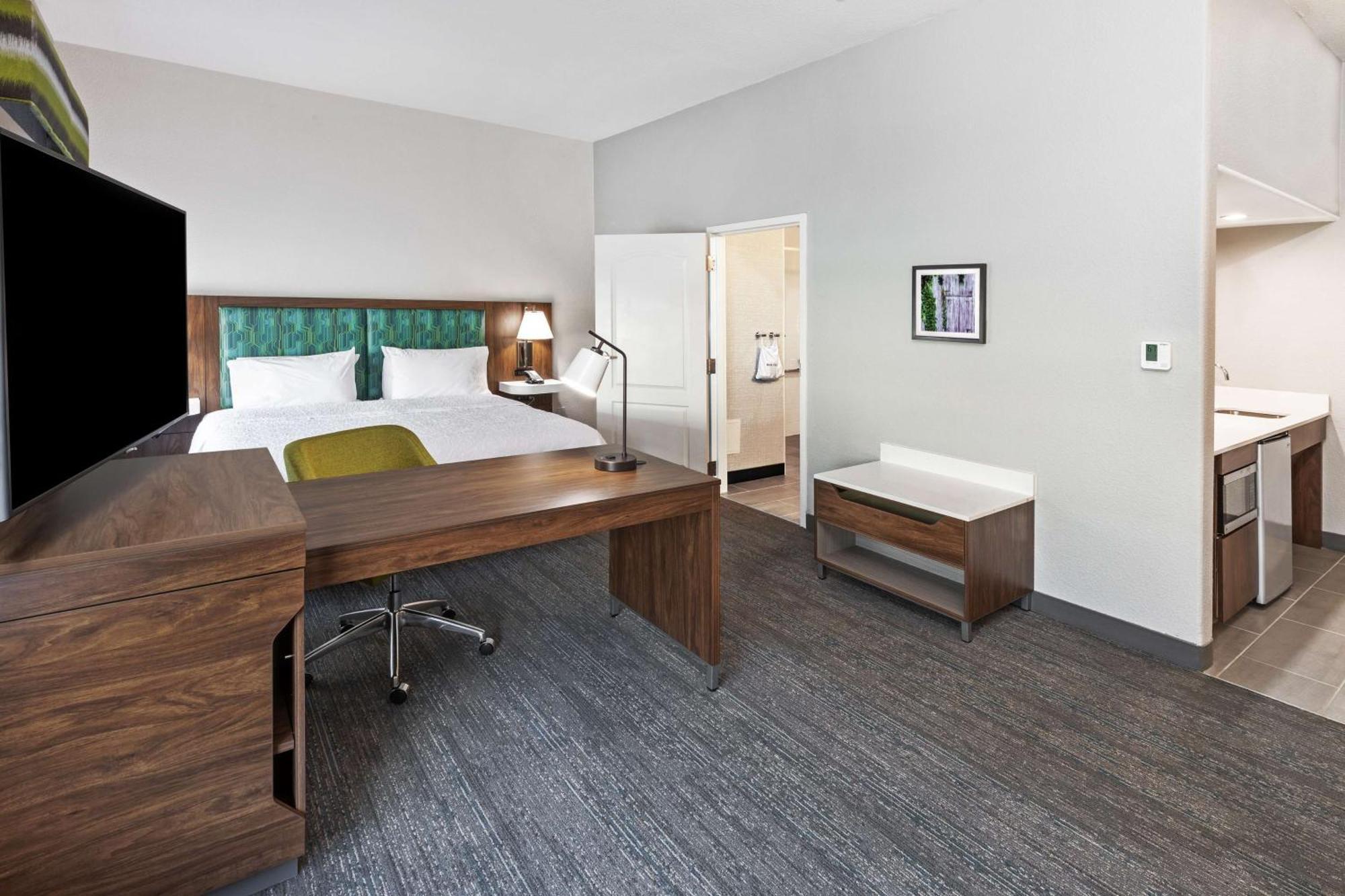 One-Bedroom King Suite Non-Smoking