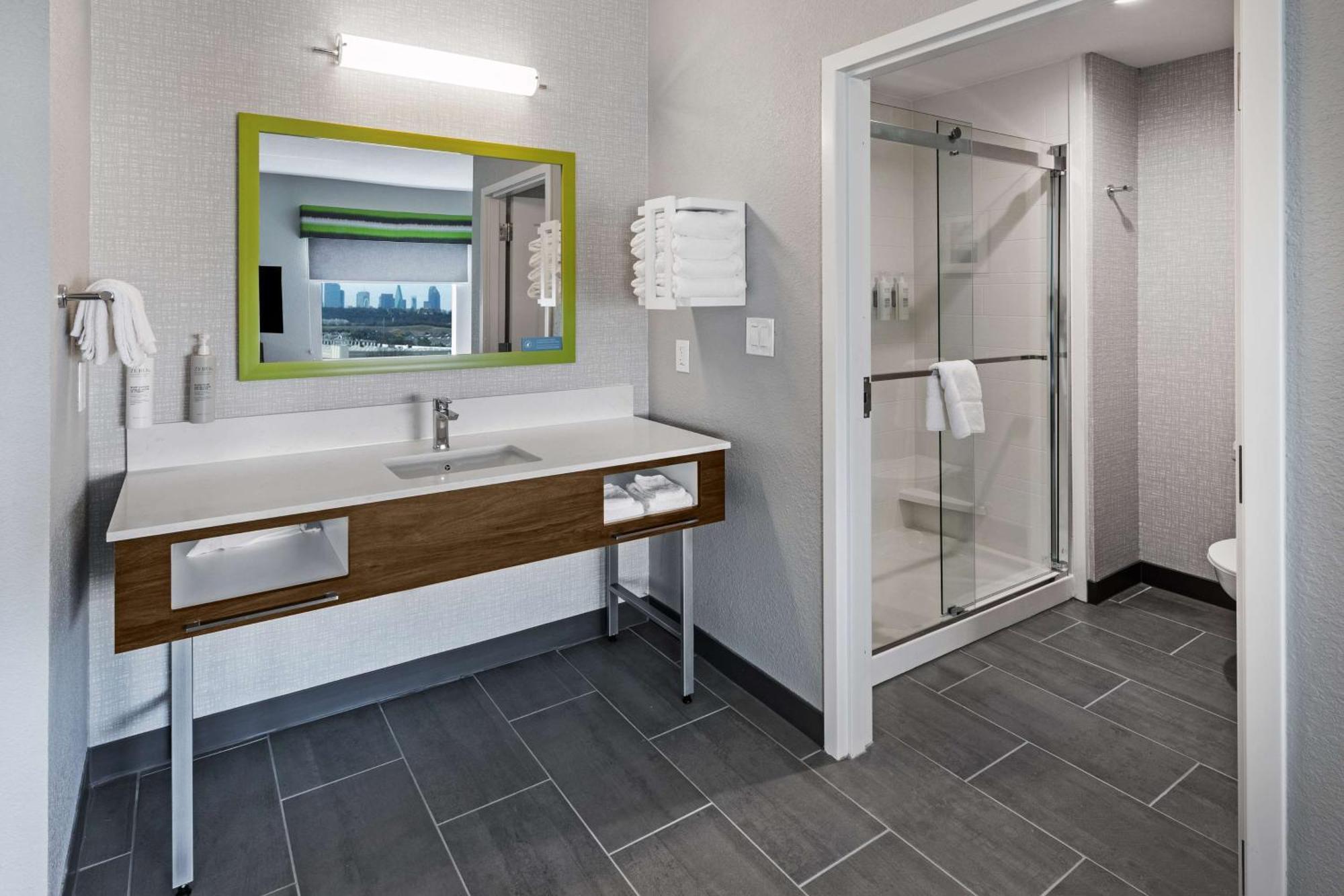 One-Bedroom King Suite Non-Smoking