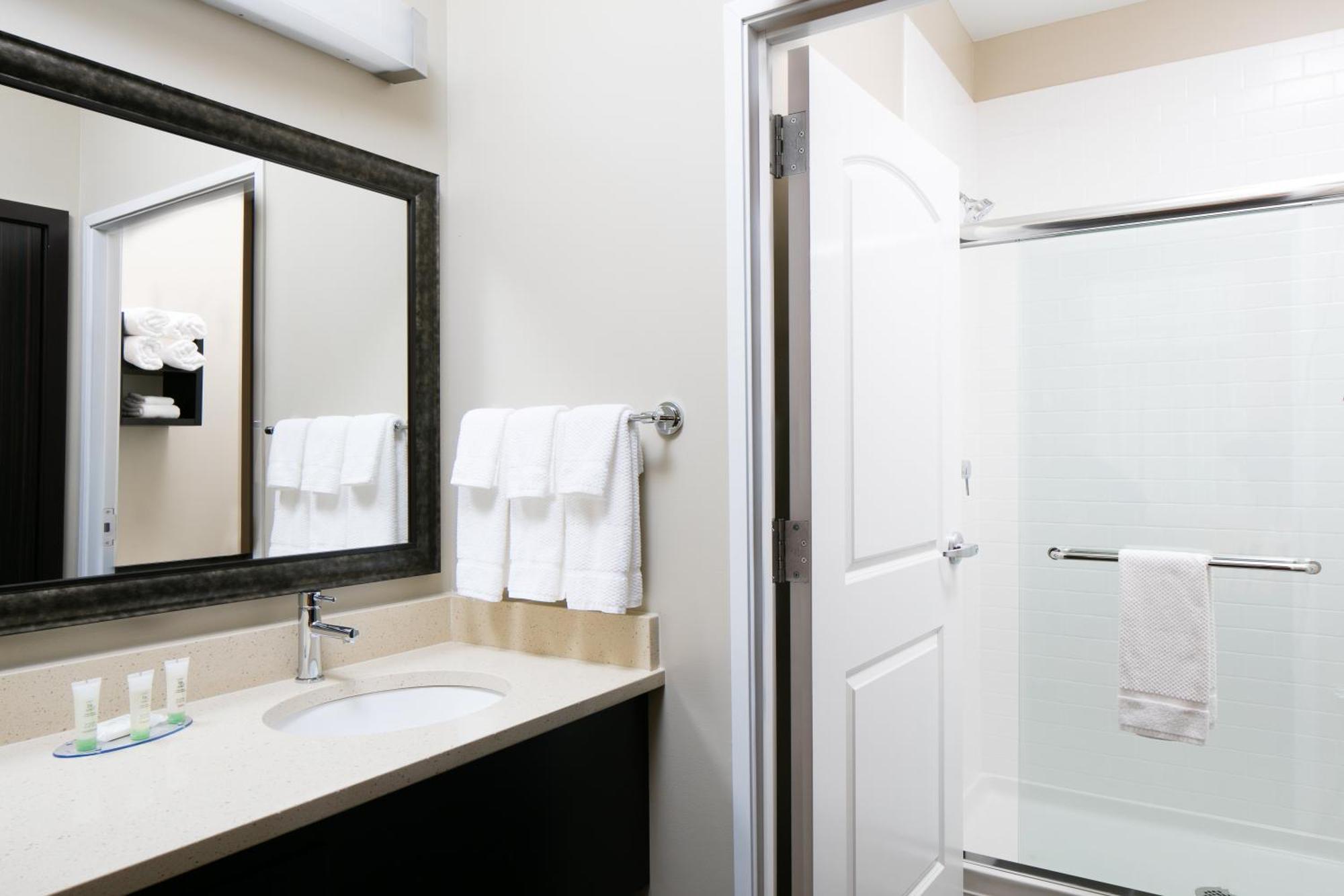 One-Bedroom King Suite