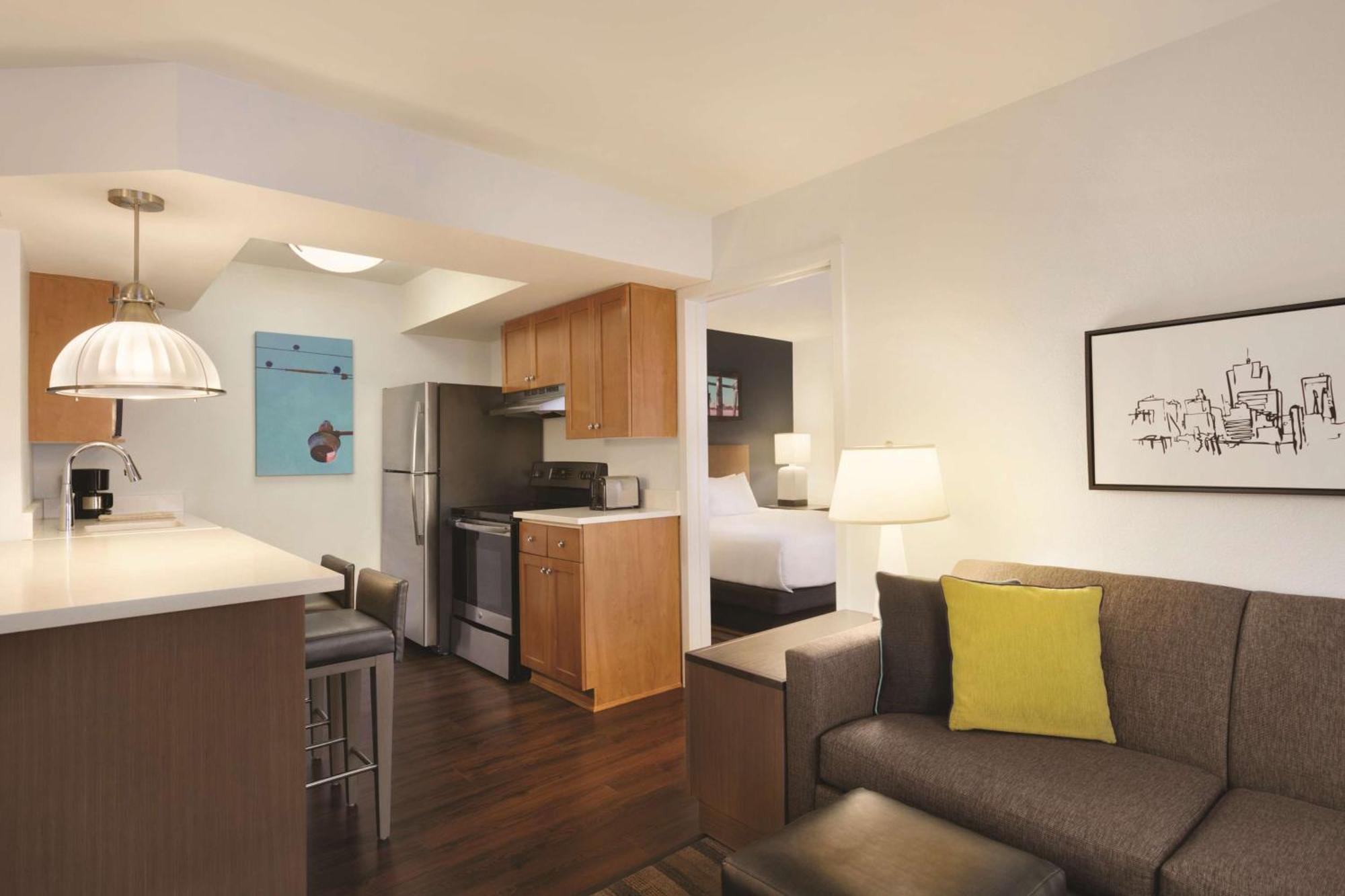 One-Bedroom King Suite