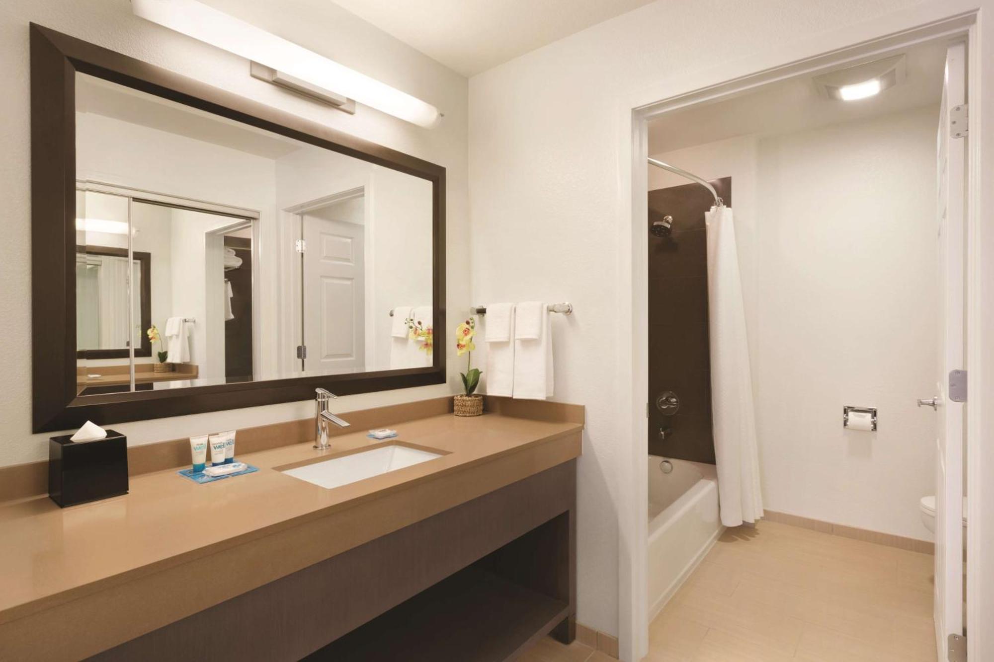 One-Bedroom King Suite