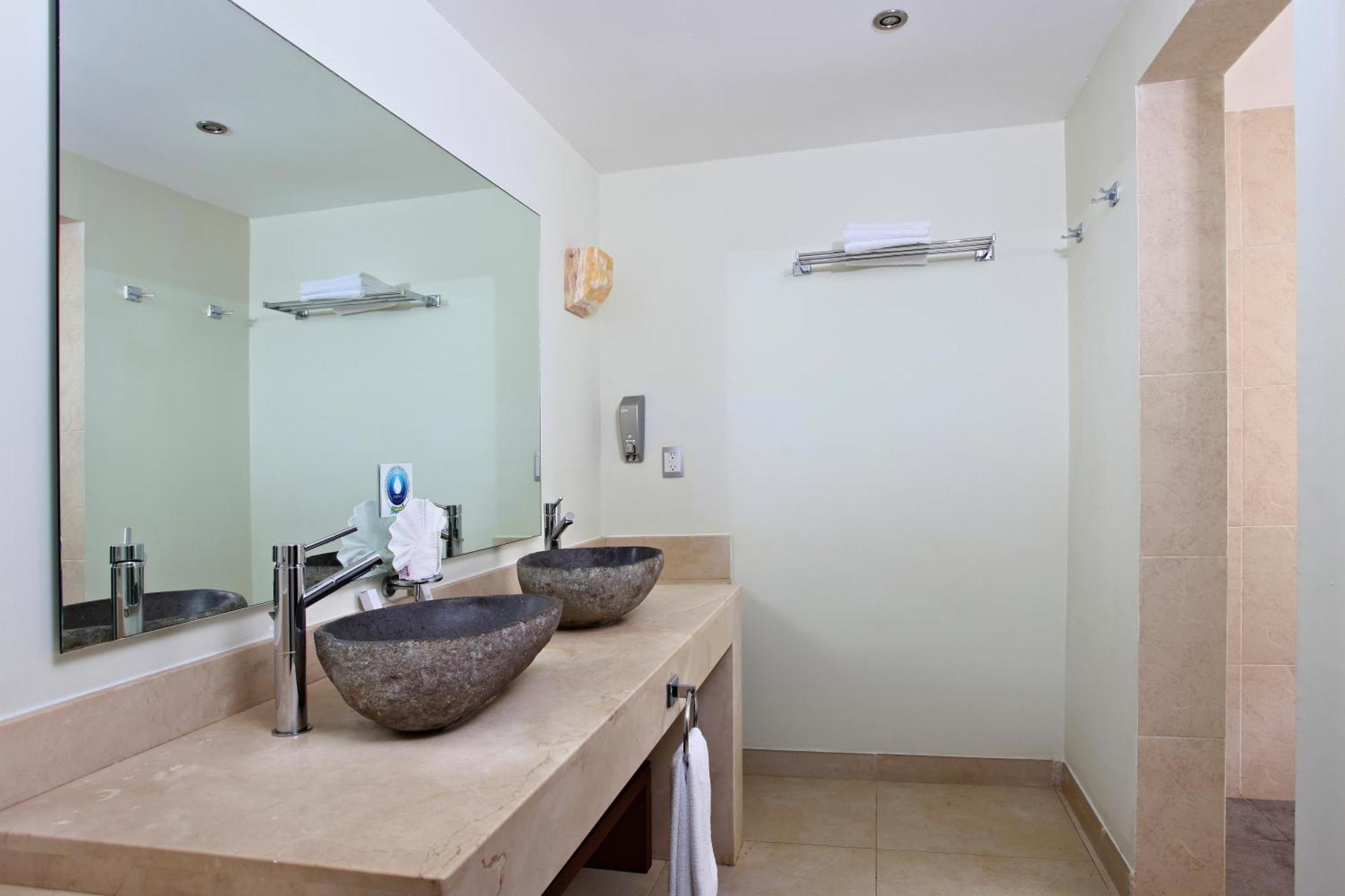 Quarto Superior com Vista Piscina
