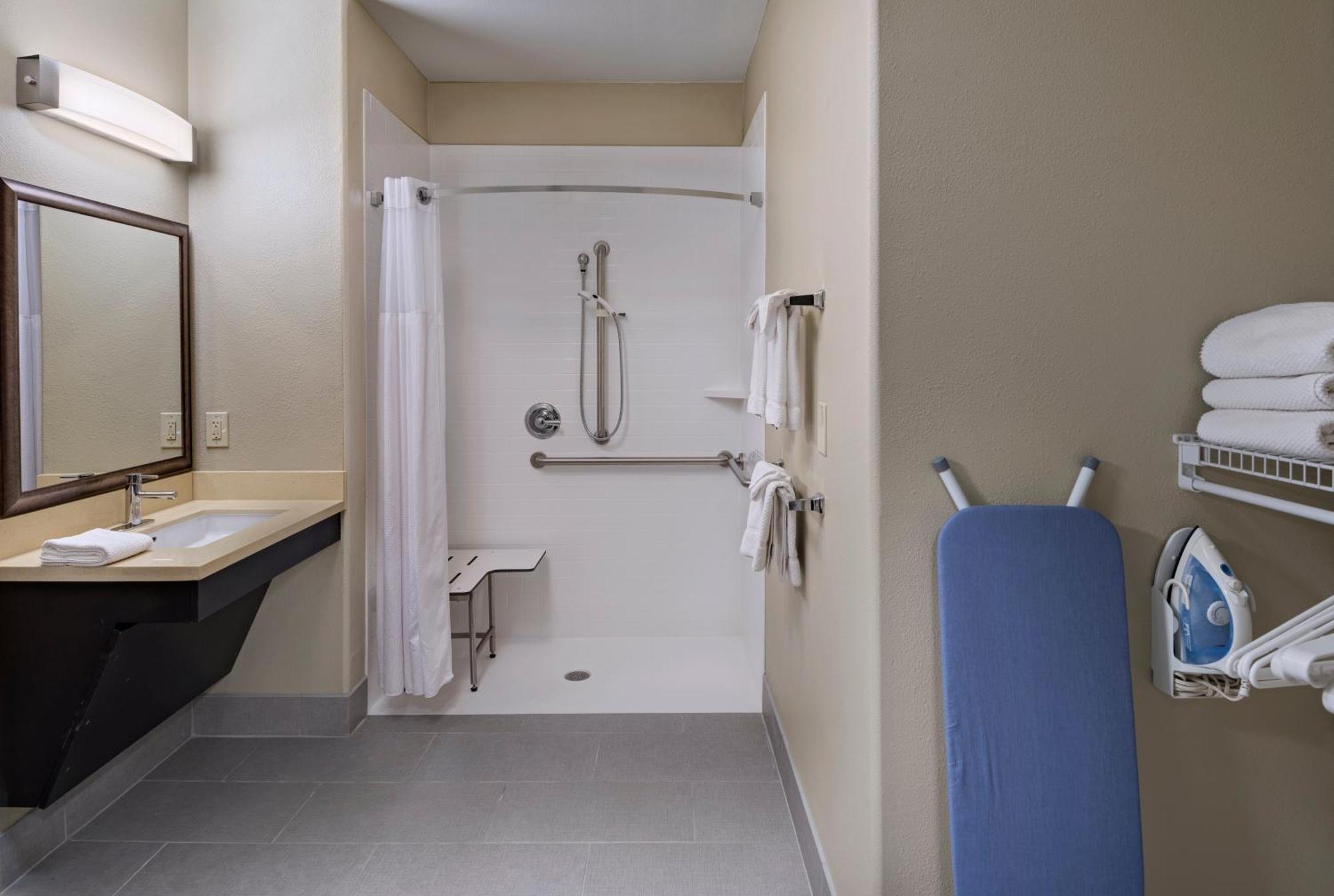 King Suite - Disability Access