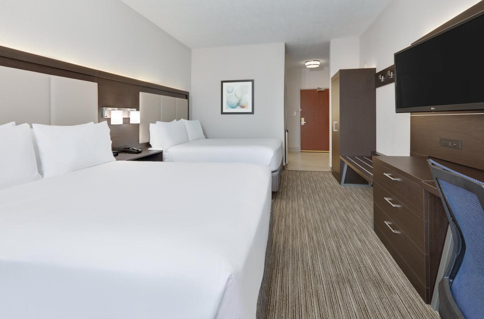 Standard Queen Room with Two Queen Beds