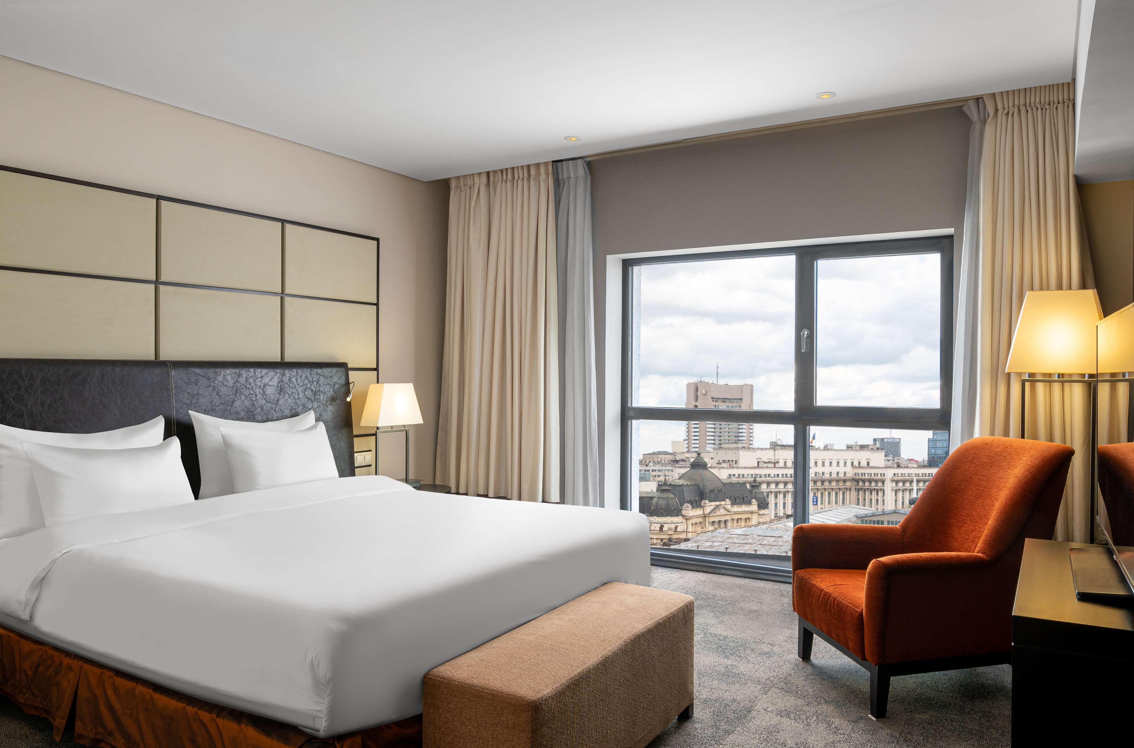 Suite Lounge Access