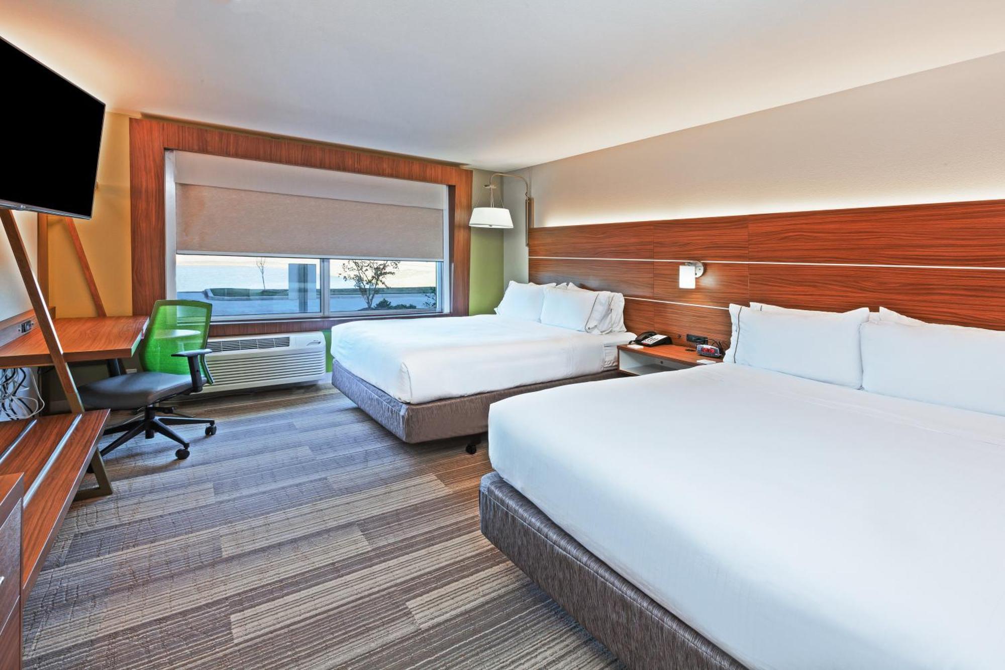 Queen Room - Mobility Access/Hearing Accessible