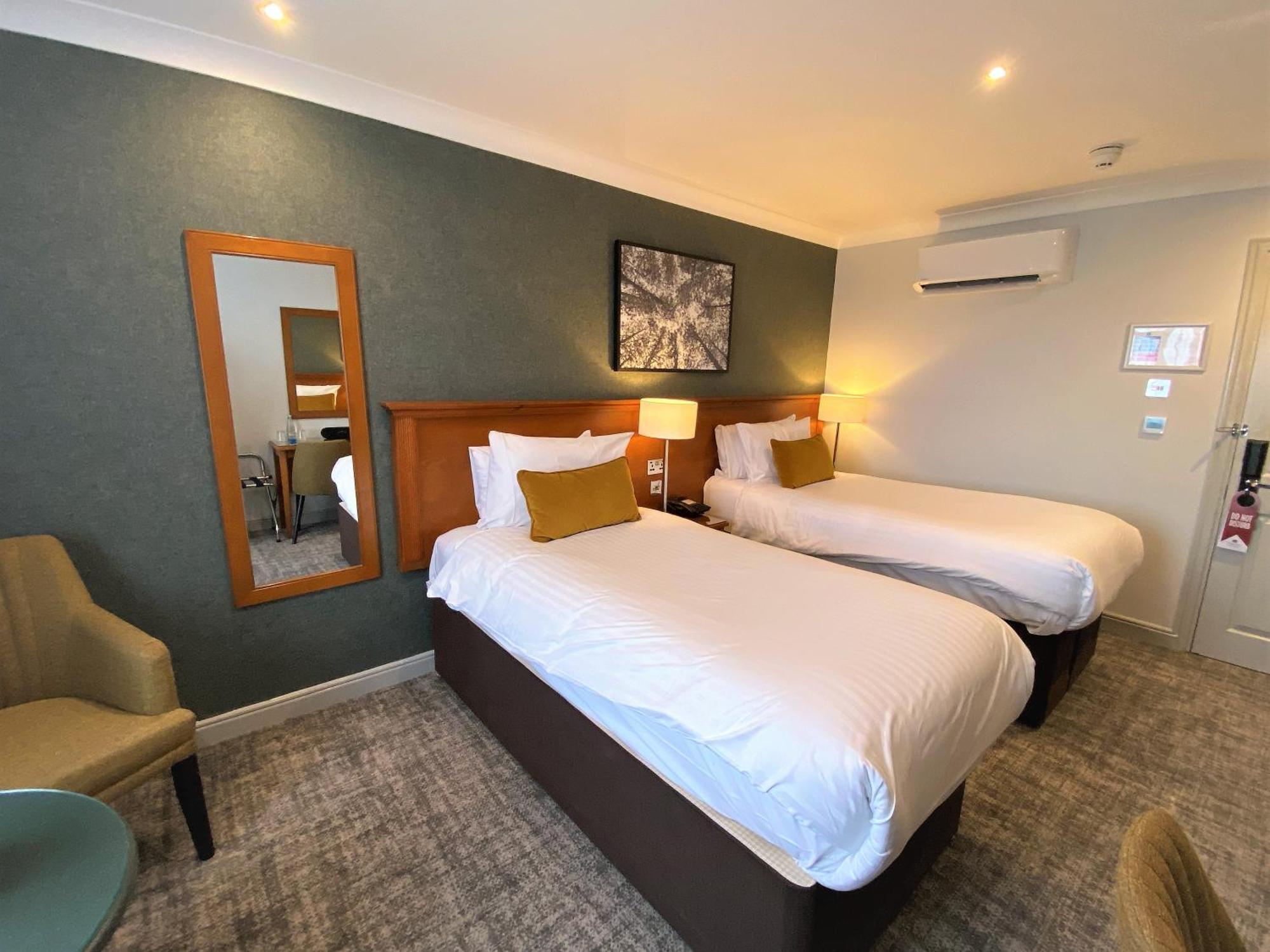 Standard Twin Room with Two Twin Beds