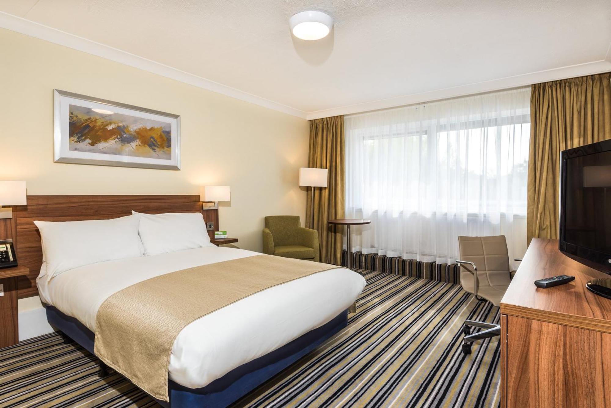 Standard Queen Room with Walk-In Shower