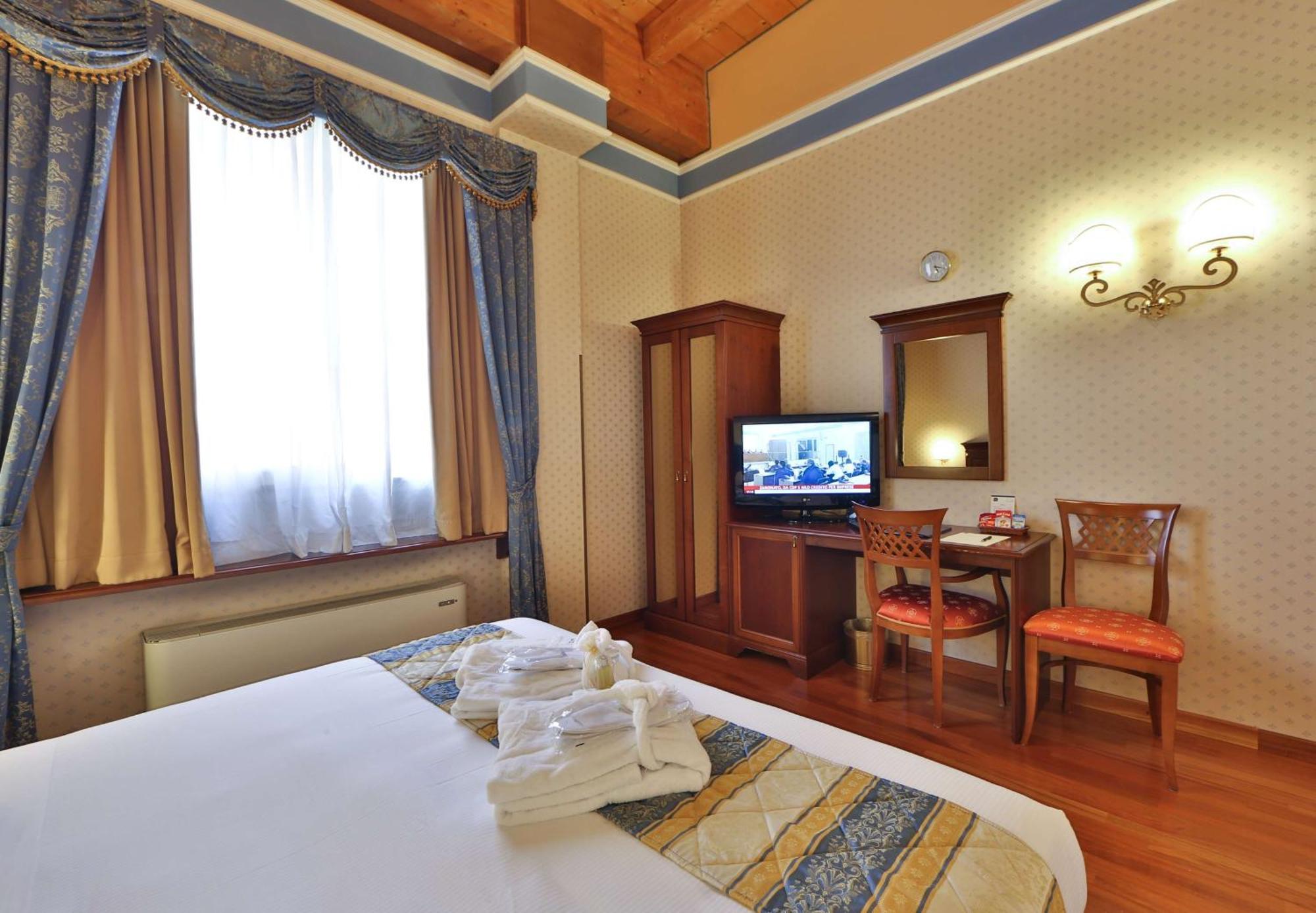 Standard King Room
