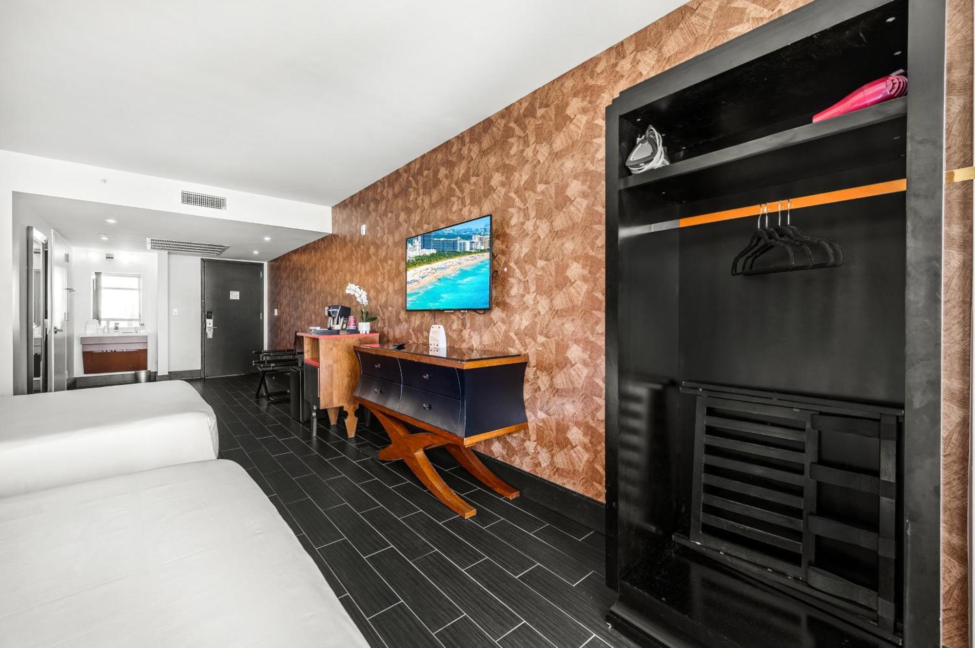Suite Premium con 2 Camere da Letto, 2 Bagni e Balcone