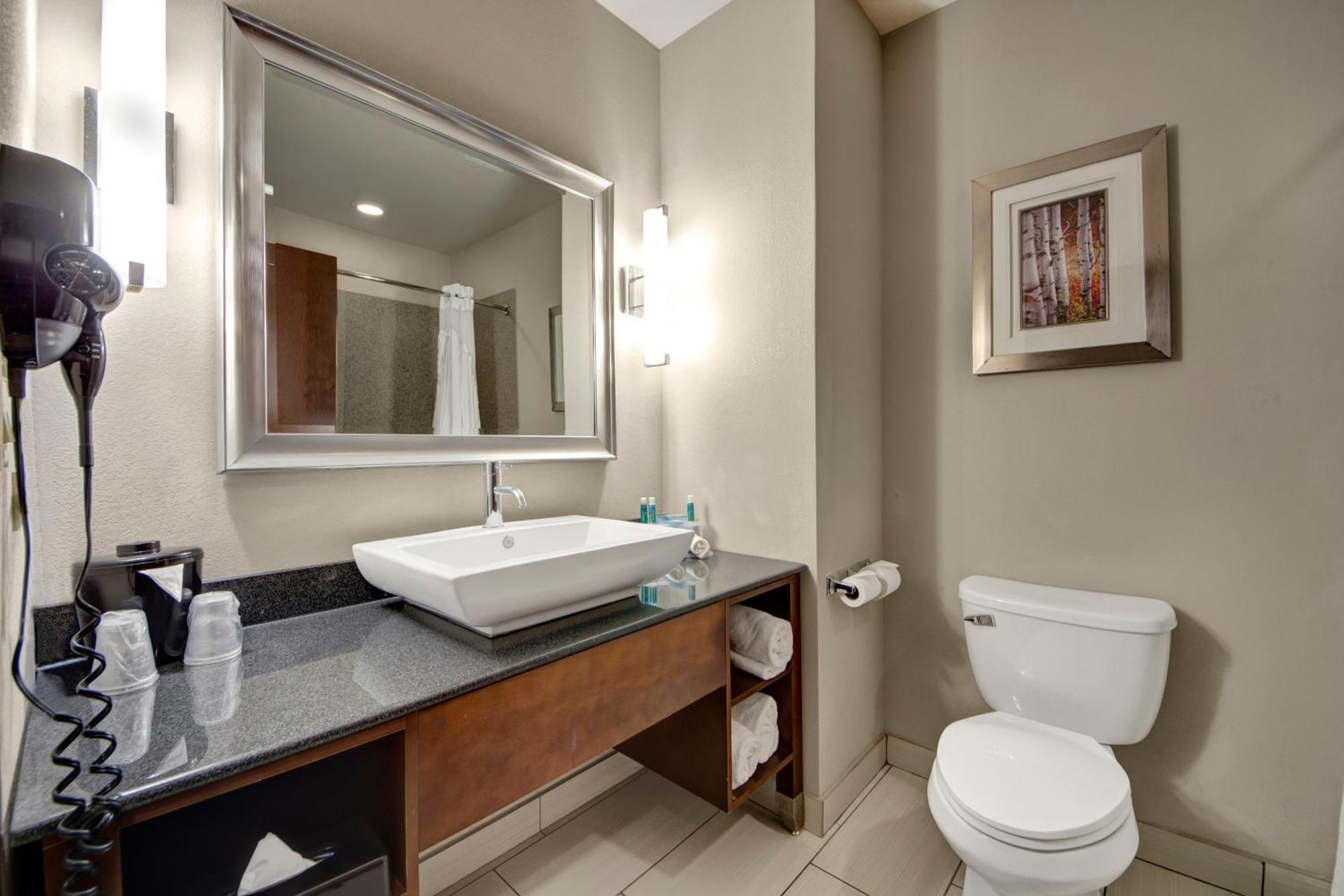 Standard Queen Room Two Queen Beds Communications Mobility Accessible