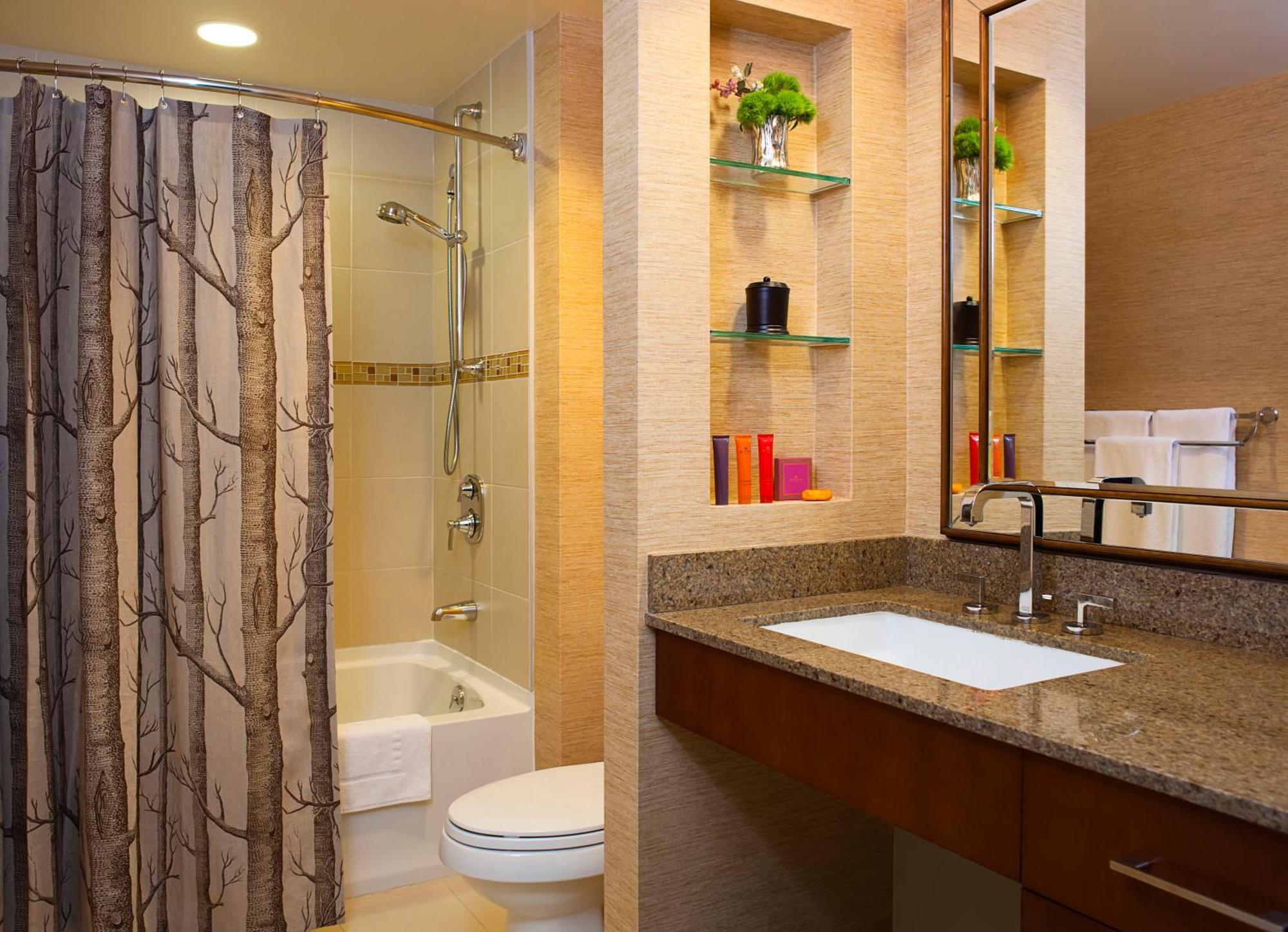 Bungalow Suite with Roll in Shower