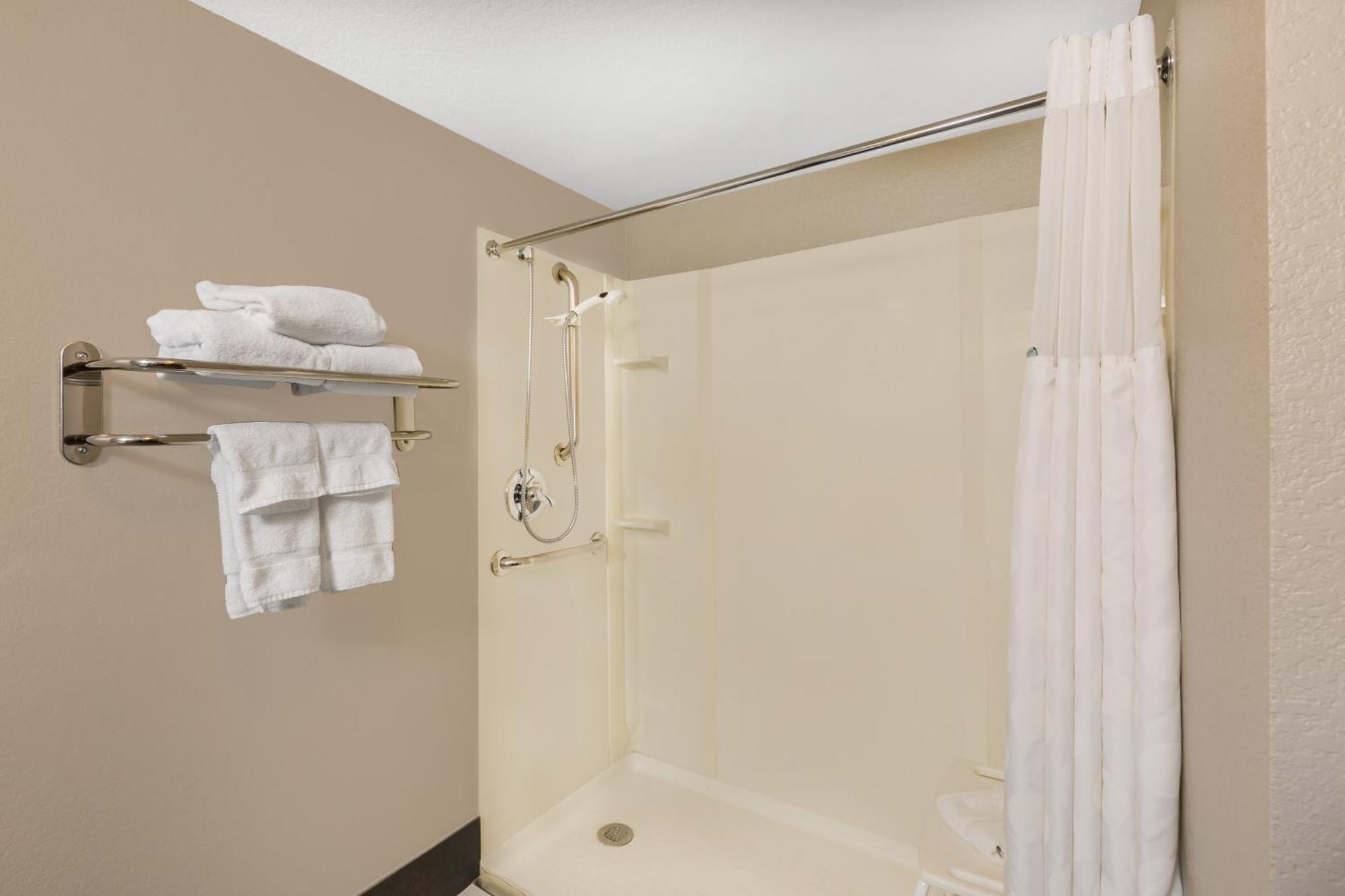 King Room with Tub - Disability Access/Non Smoking