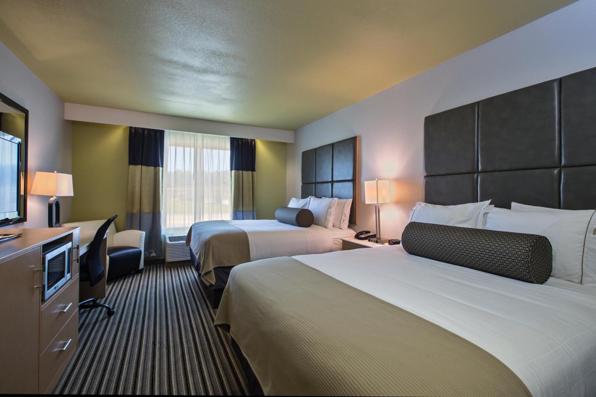 Suite with Two Queen Beds