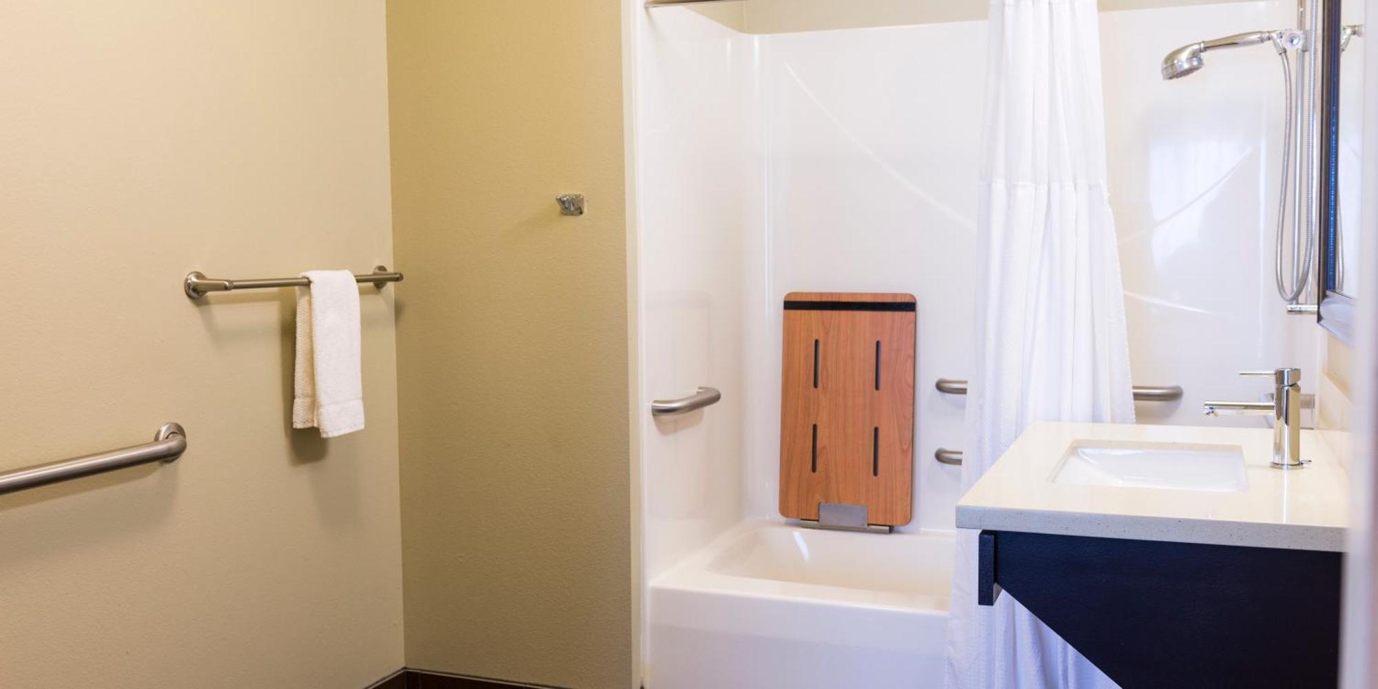 Queen Room Mobility or Hearing Access Non-Smoking