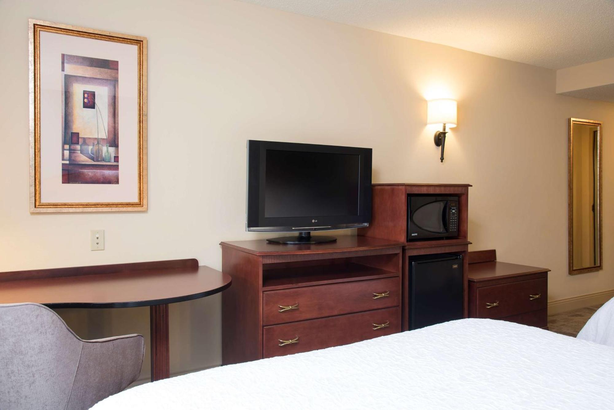 Queen Room with Two Queen Beds - Hearing Access/Non-Smoking