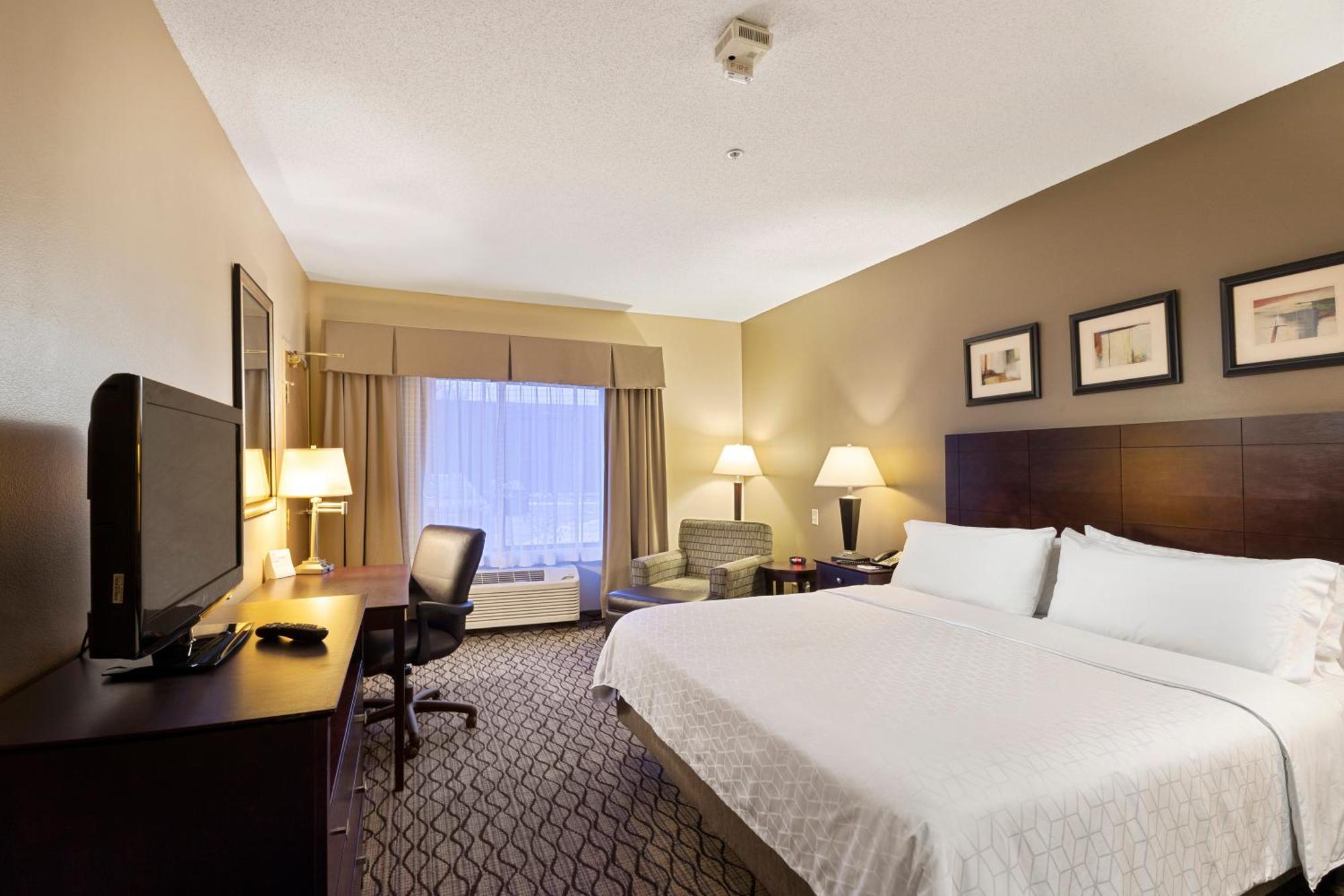 King Room - Mobility Access/Hearing Accessible