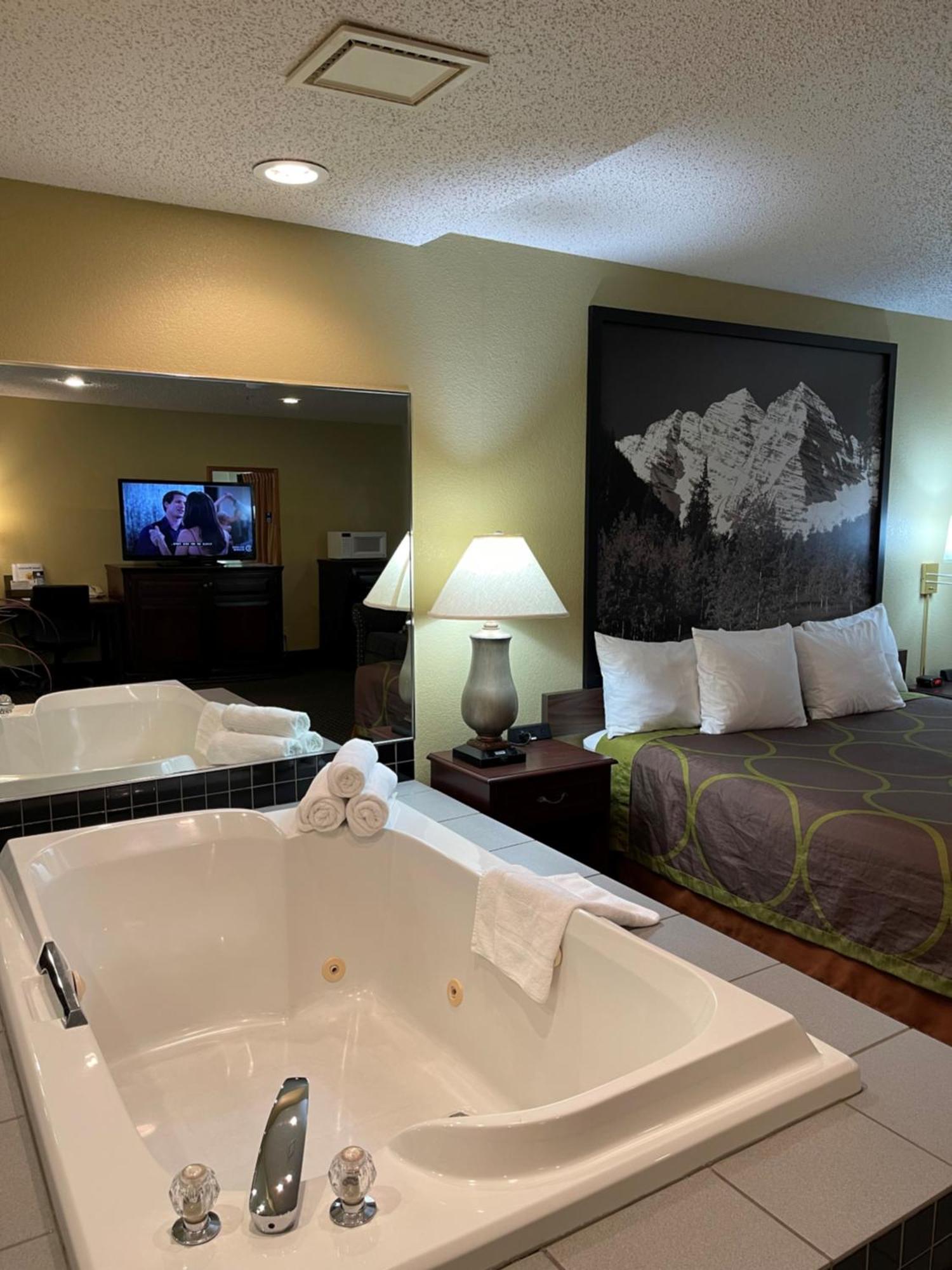 King Suite Non-Smoking