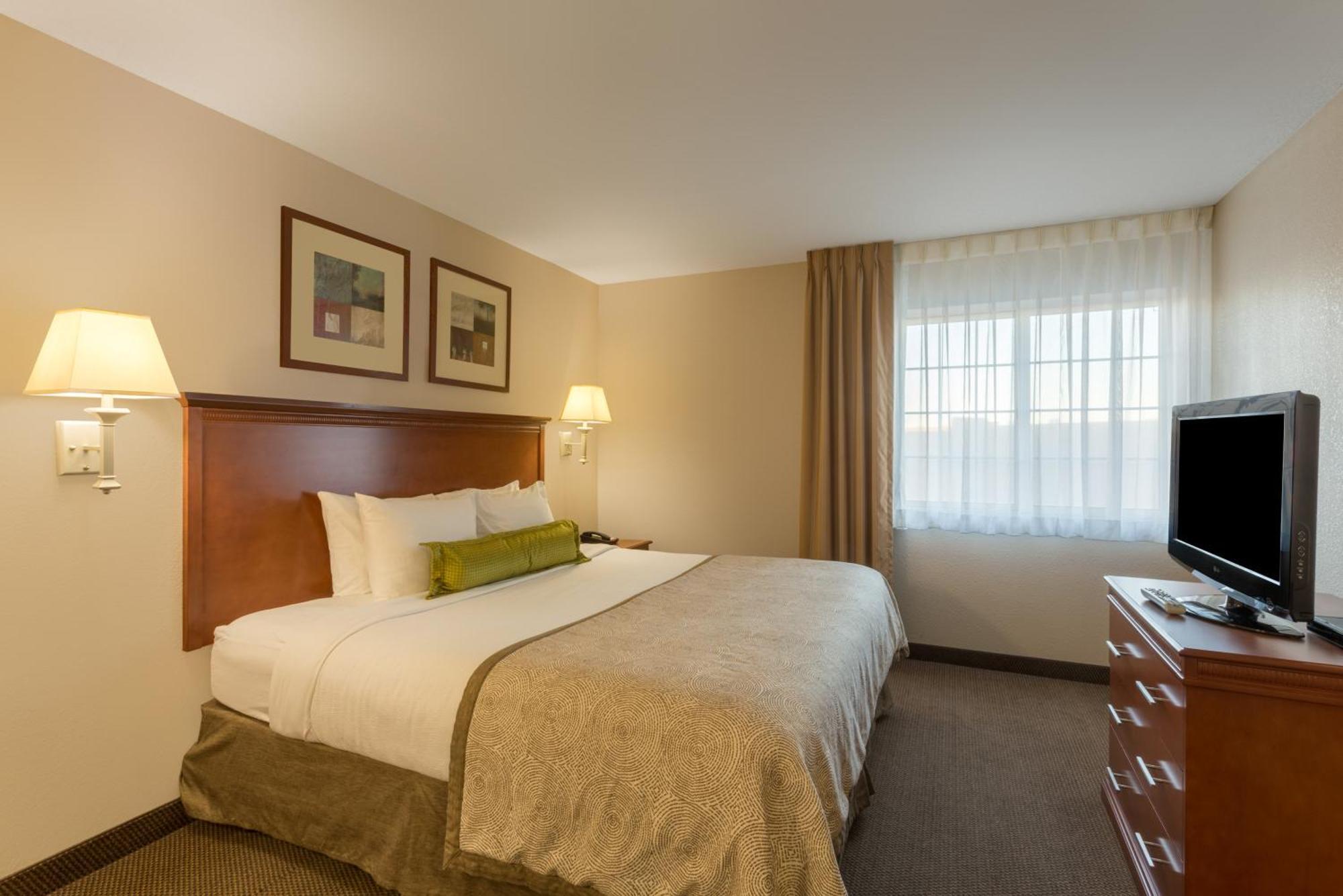 One-Bedroom King Suite