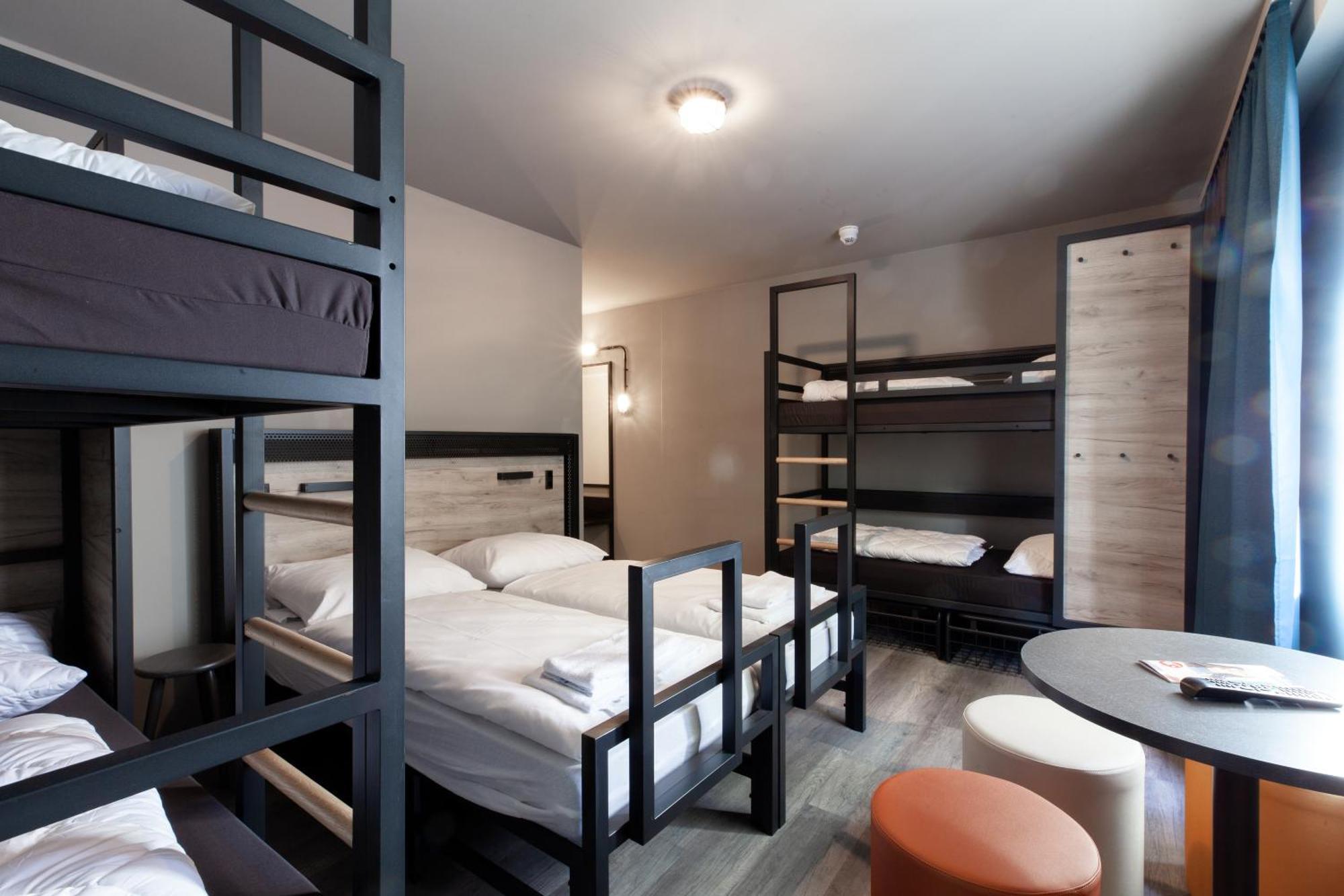 Bed 6-Bed Mixed Dormitory Room