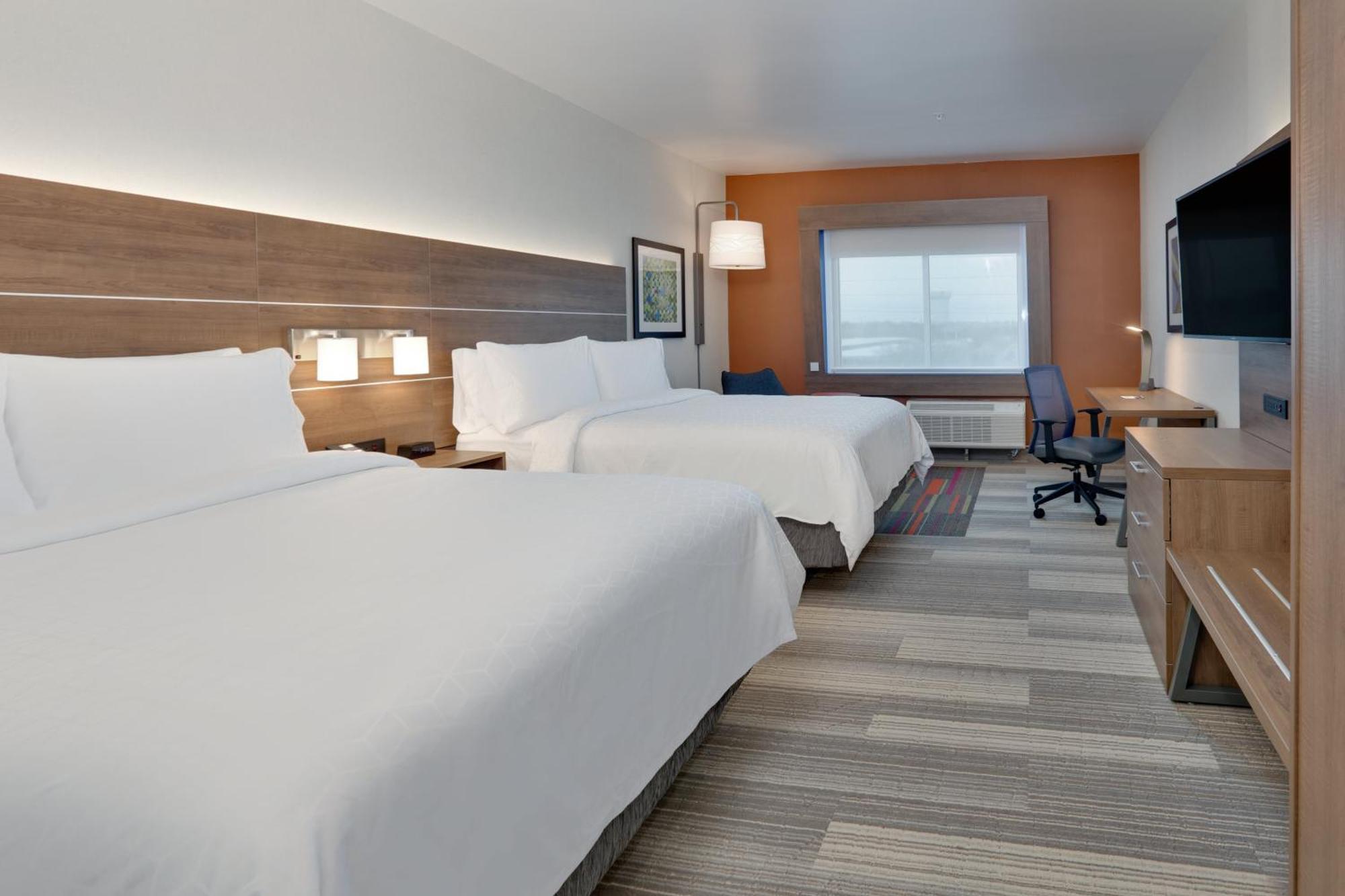 Standard Queen Room Two Queen Beds