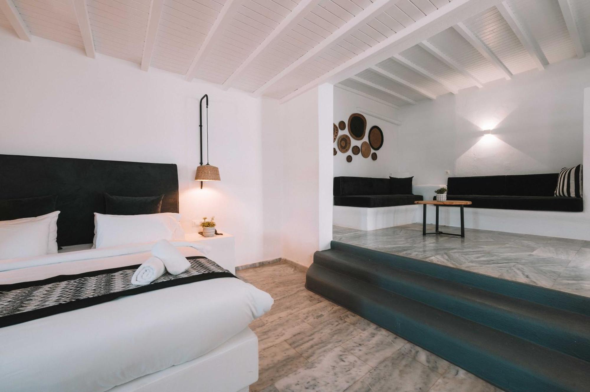 Friends & Family Suite Surrounding View
