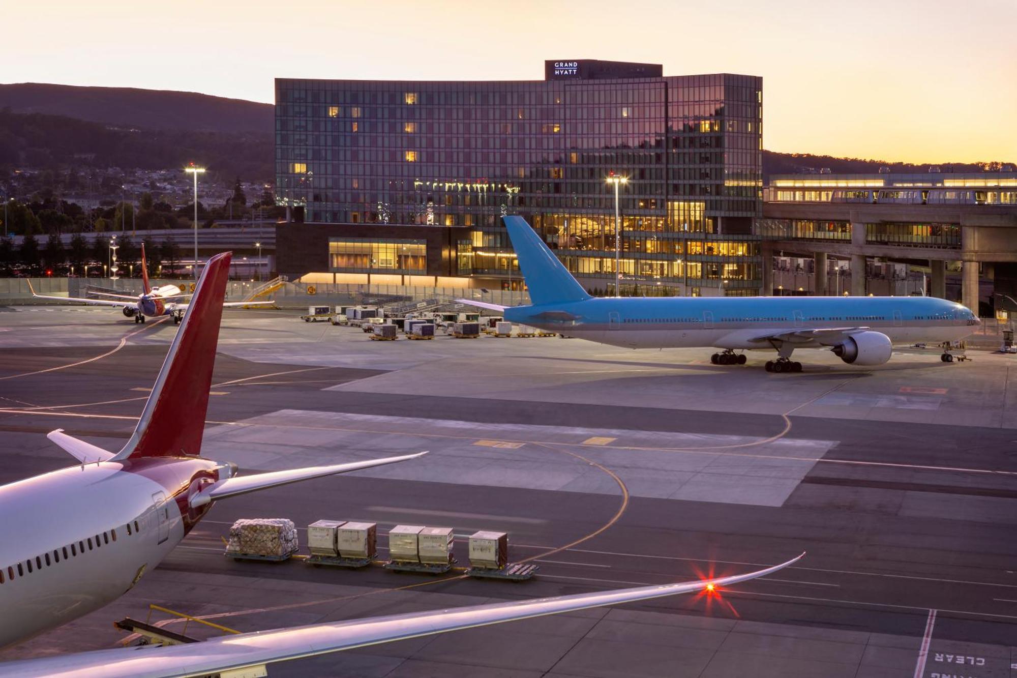 King Room Runway View