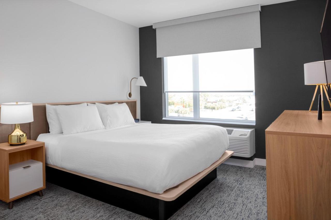 One-Bedroom King Suite with Sofa Bed and City View