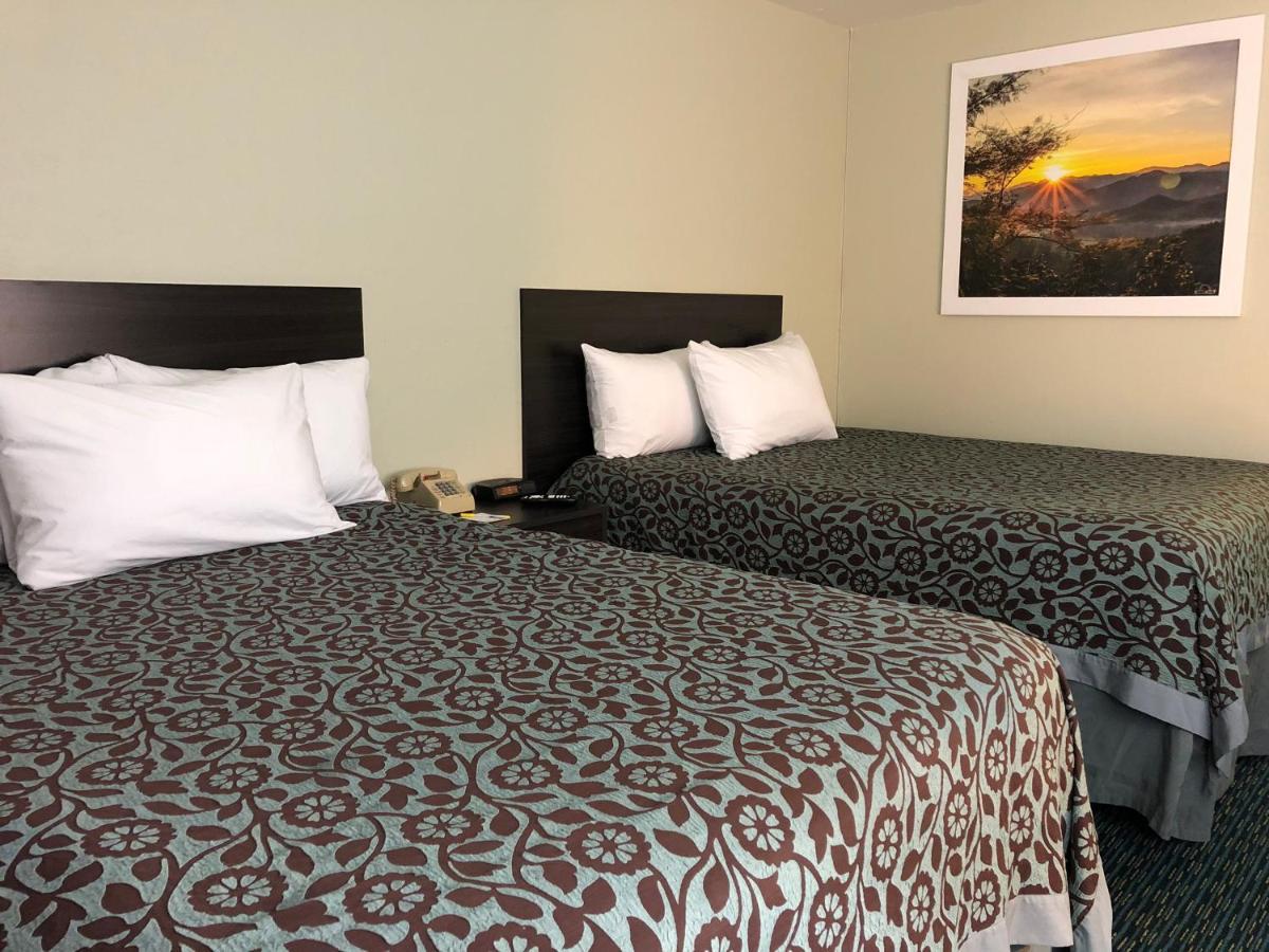 Standard Queen Room Two Queen Beds