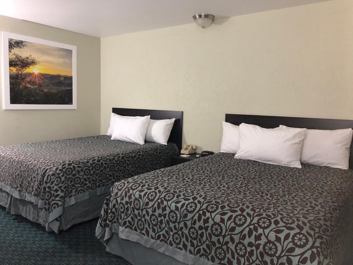 Standard Queen Room Two Queen Beds
