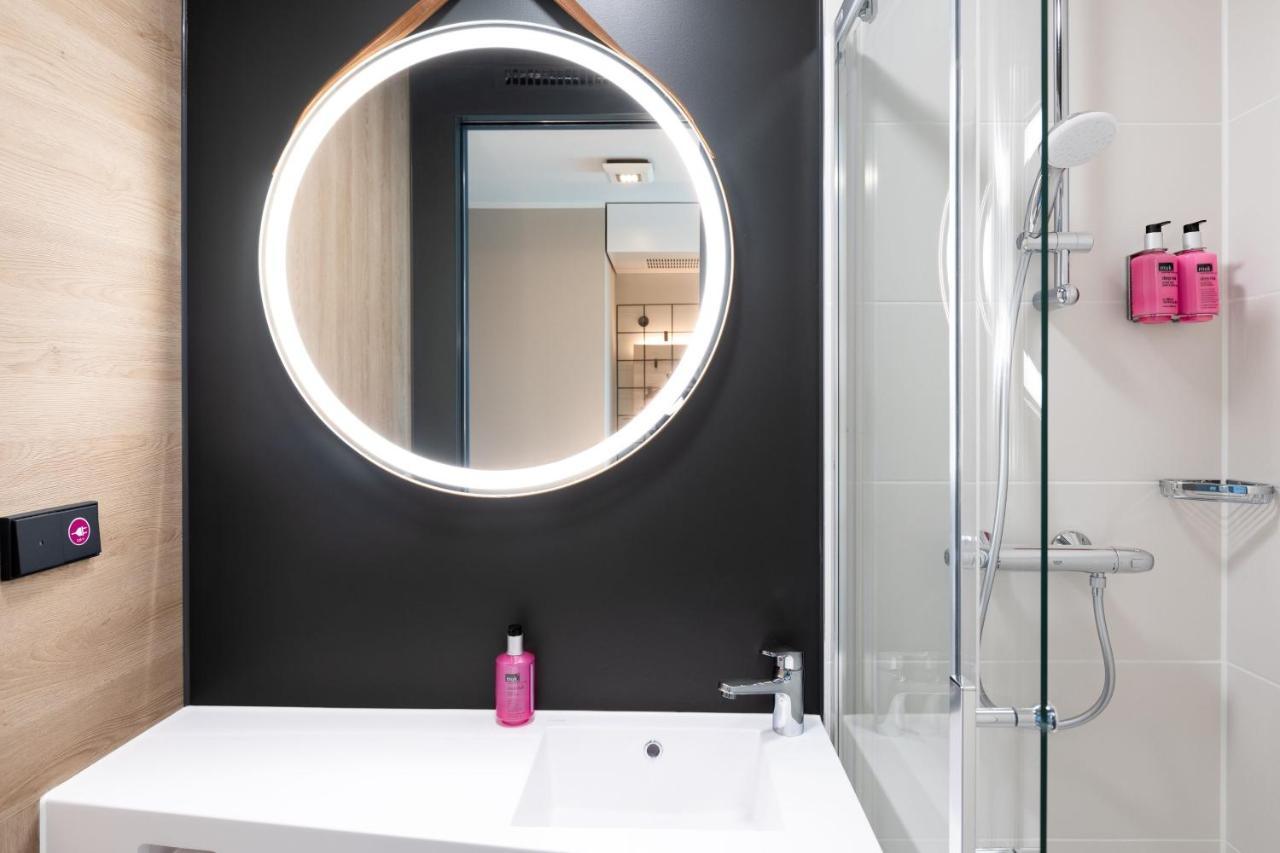 Moxy Twin Room,1469424584:JPEG