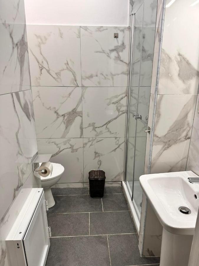 Quadruple Room Private Bathroom