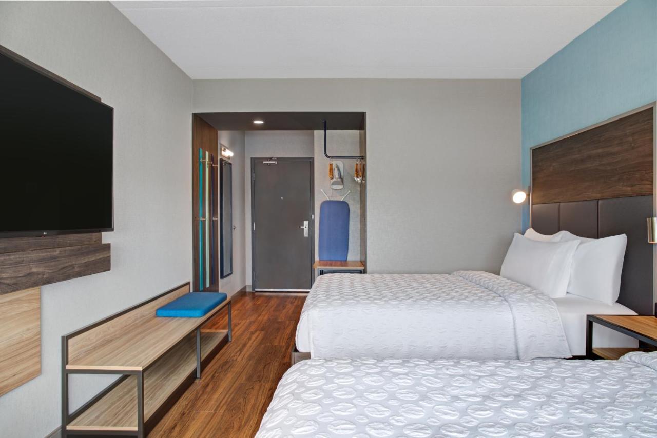 Queen Room Two Queen Beds Walk Shower