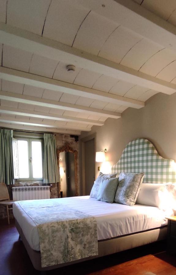 Standard Family Room,1475588149:JPEG