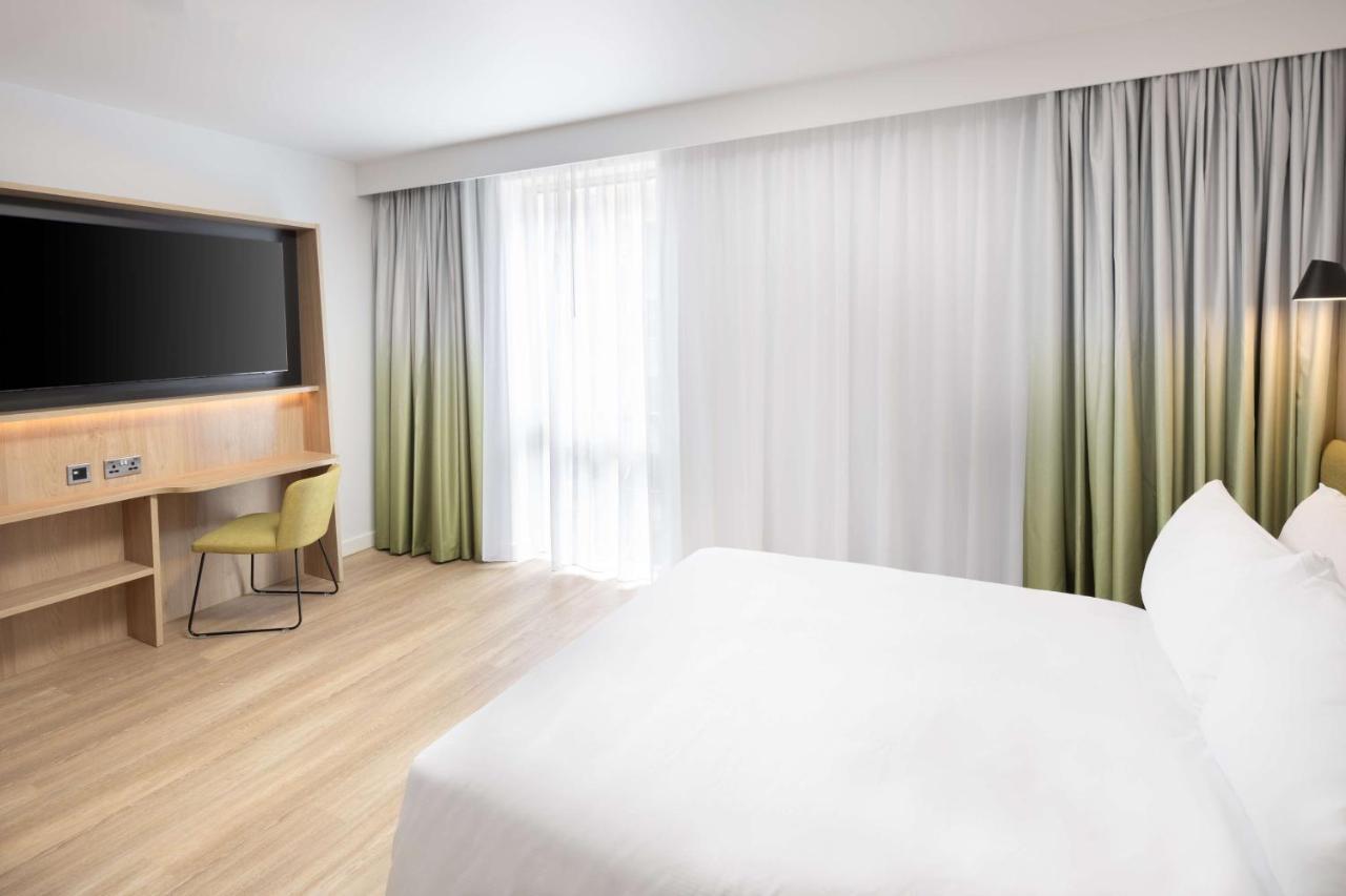 Queen Room - Accessible